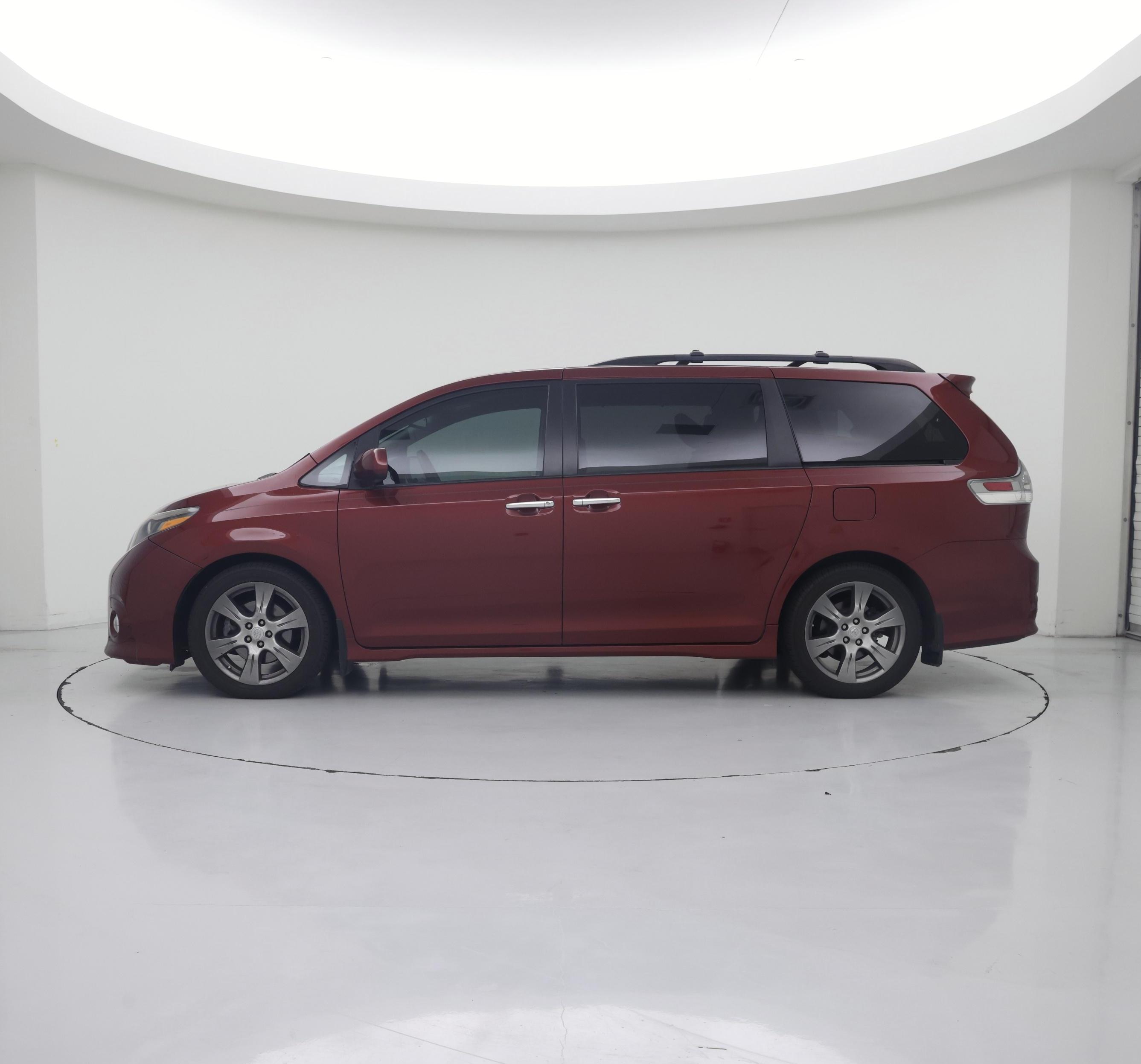 Thumbnail: 2017 Toyota Sienna - 3