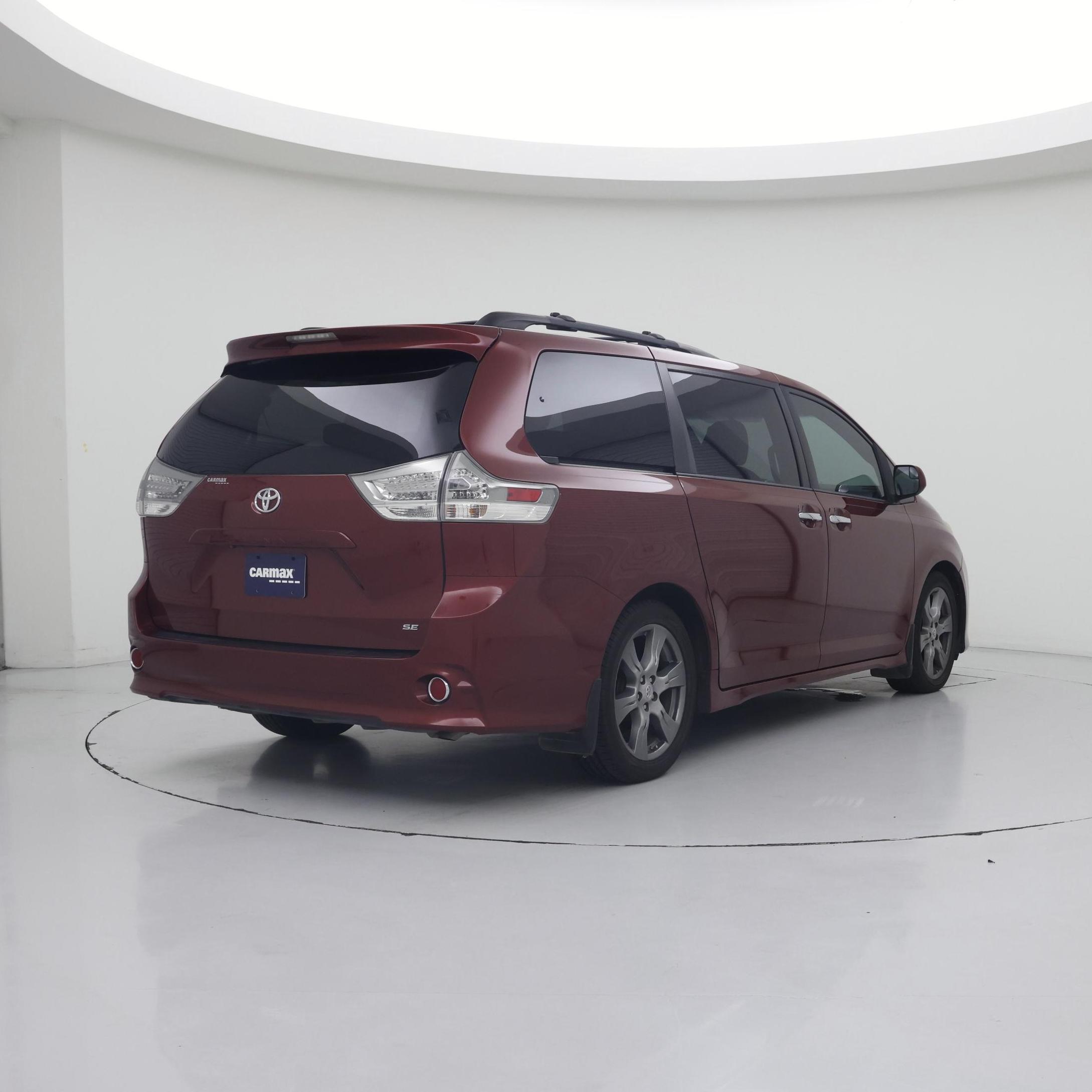 Thumbnail: 2017 Toyota Sienna - 8