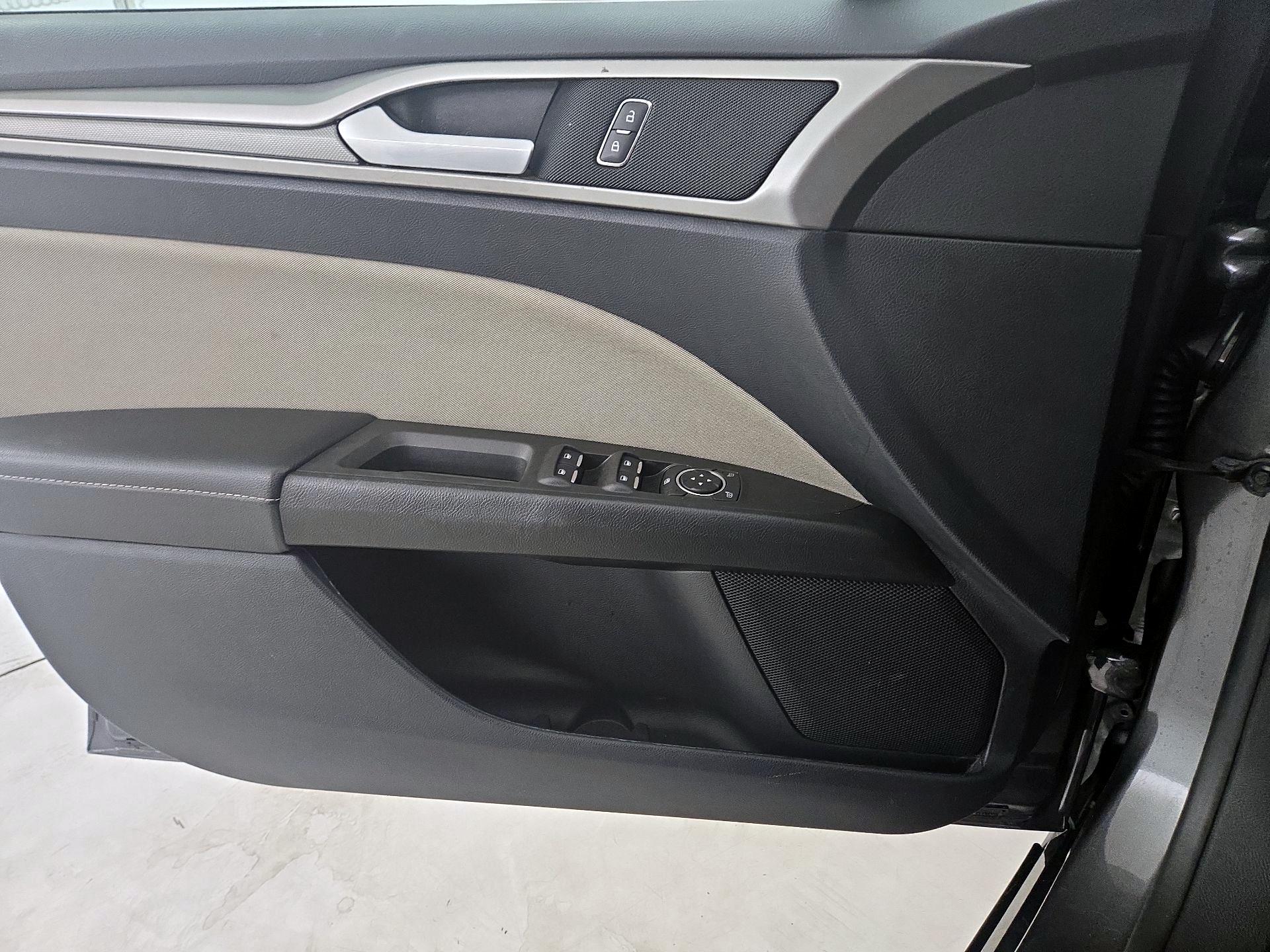 Thumbnail: 2019 Ford Fusion - 12