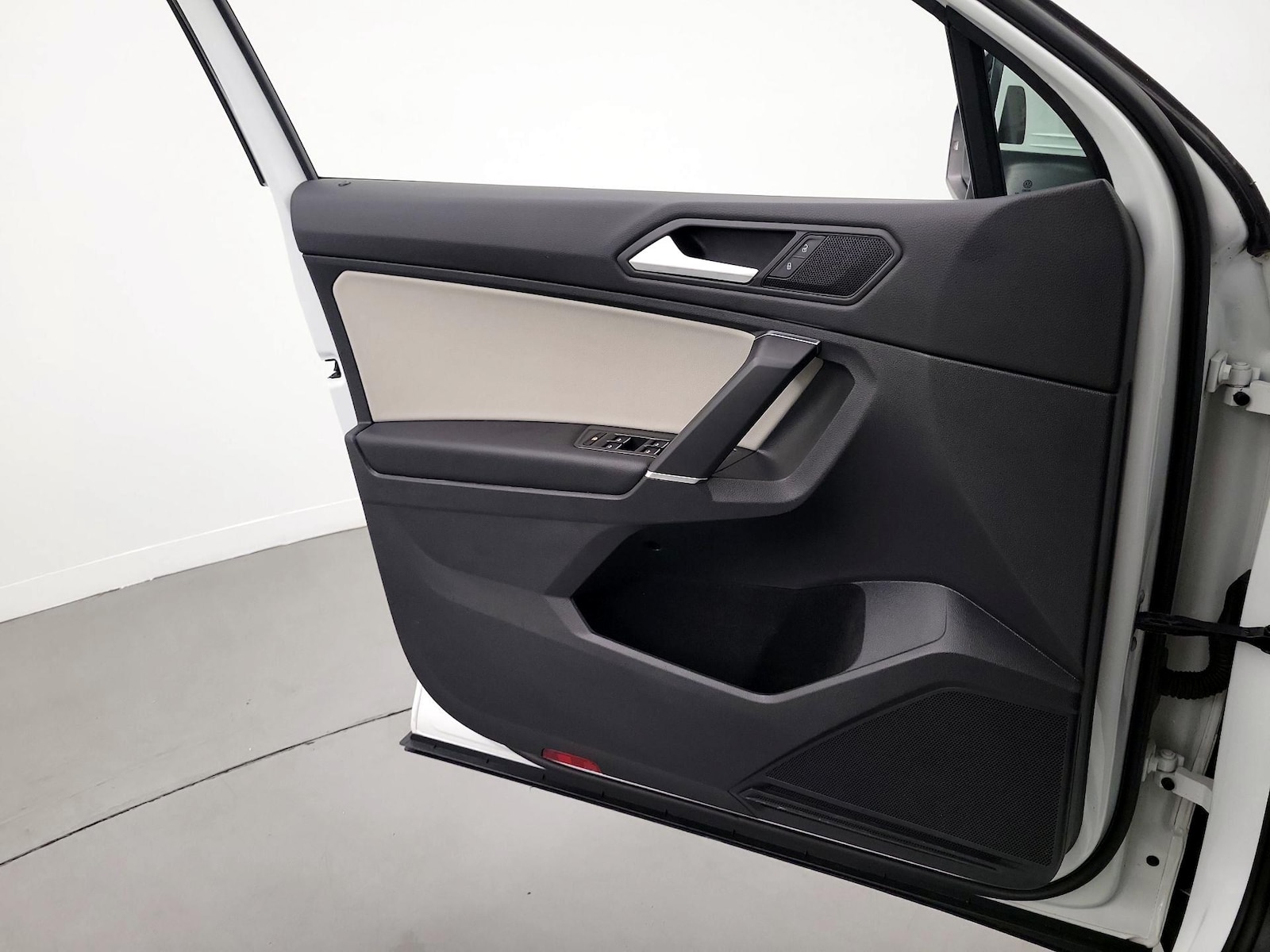 2020 Volkswagen Tiguan SEL - Photo 13