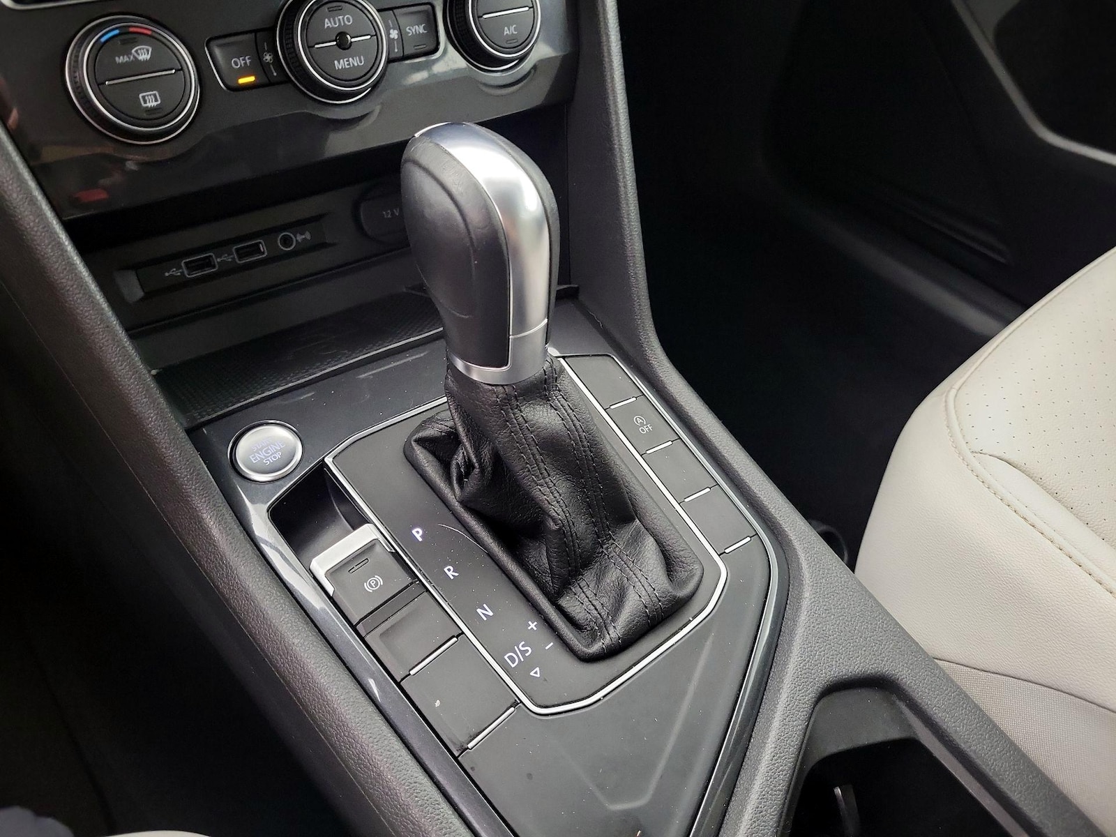 2020 Volkswagen Tiguan SEL - Photo 18