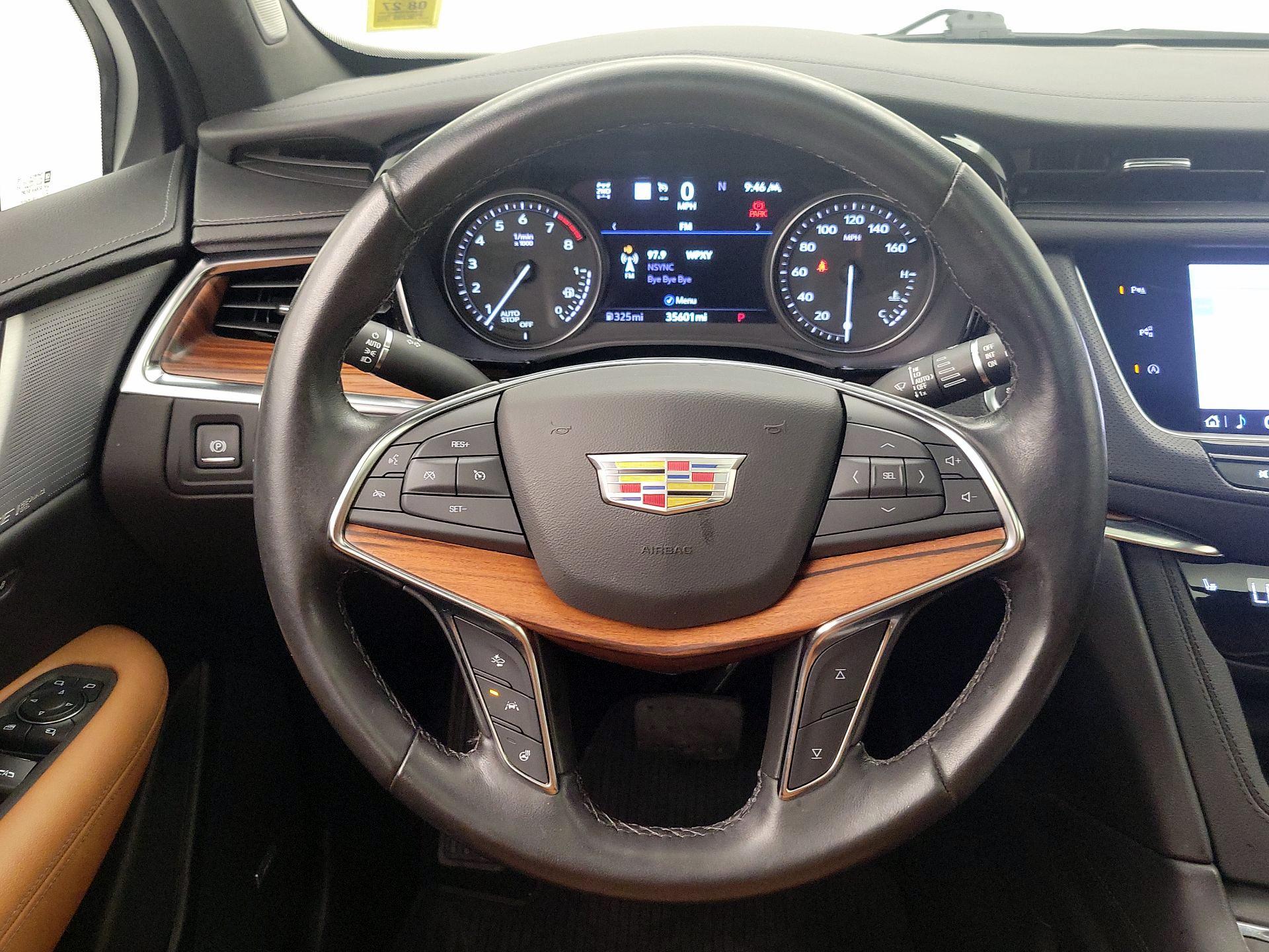 Thumbnail: 2021 Cadillac XT5 - 10