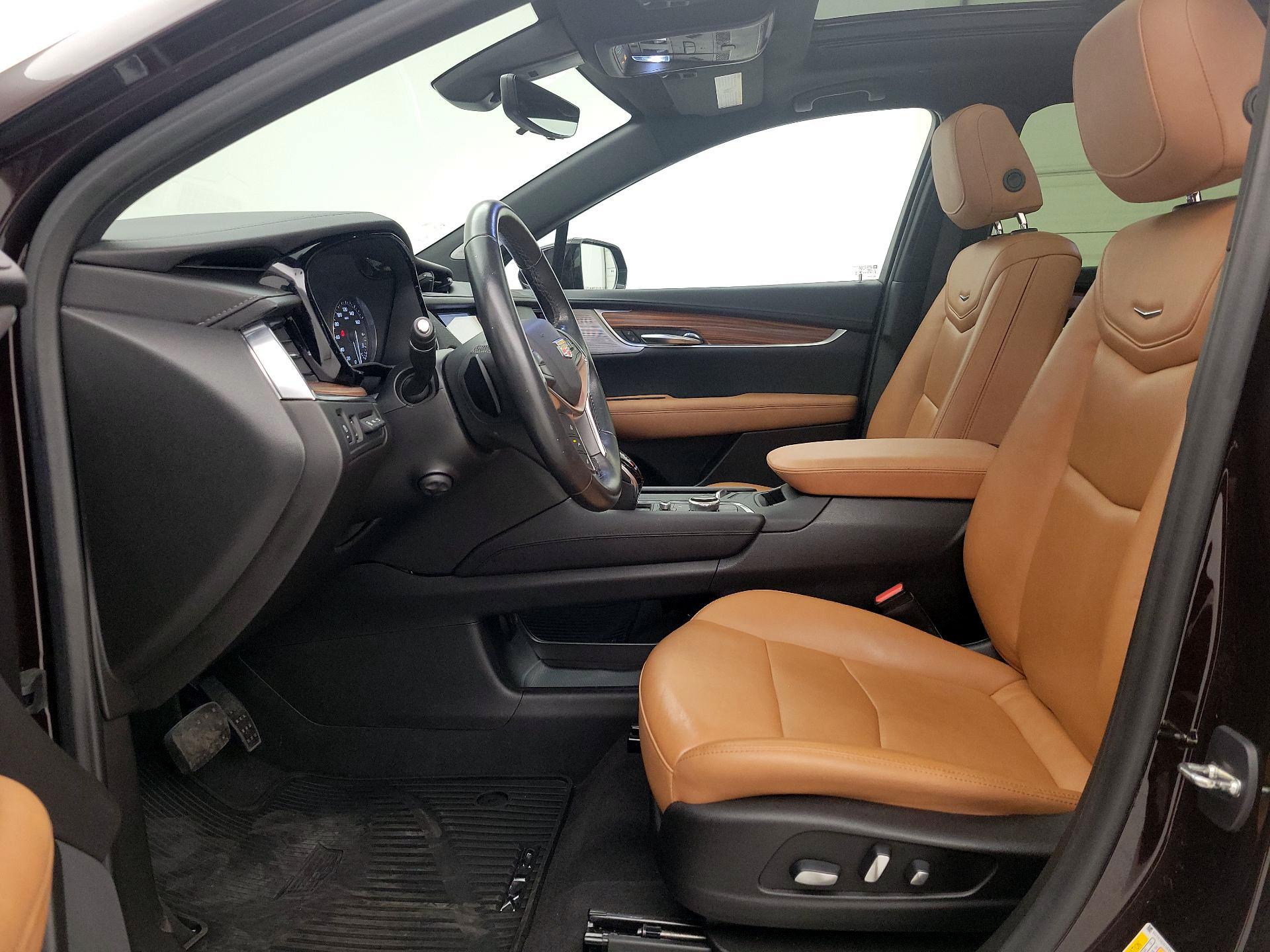 Thumbnail: 2021 Cadillac XT5 - 11