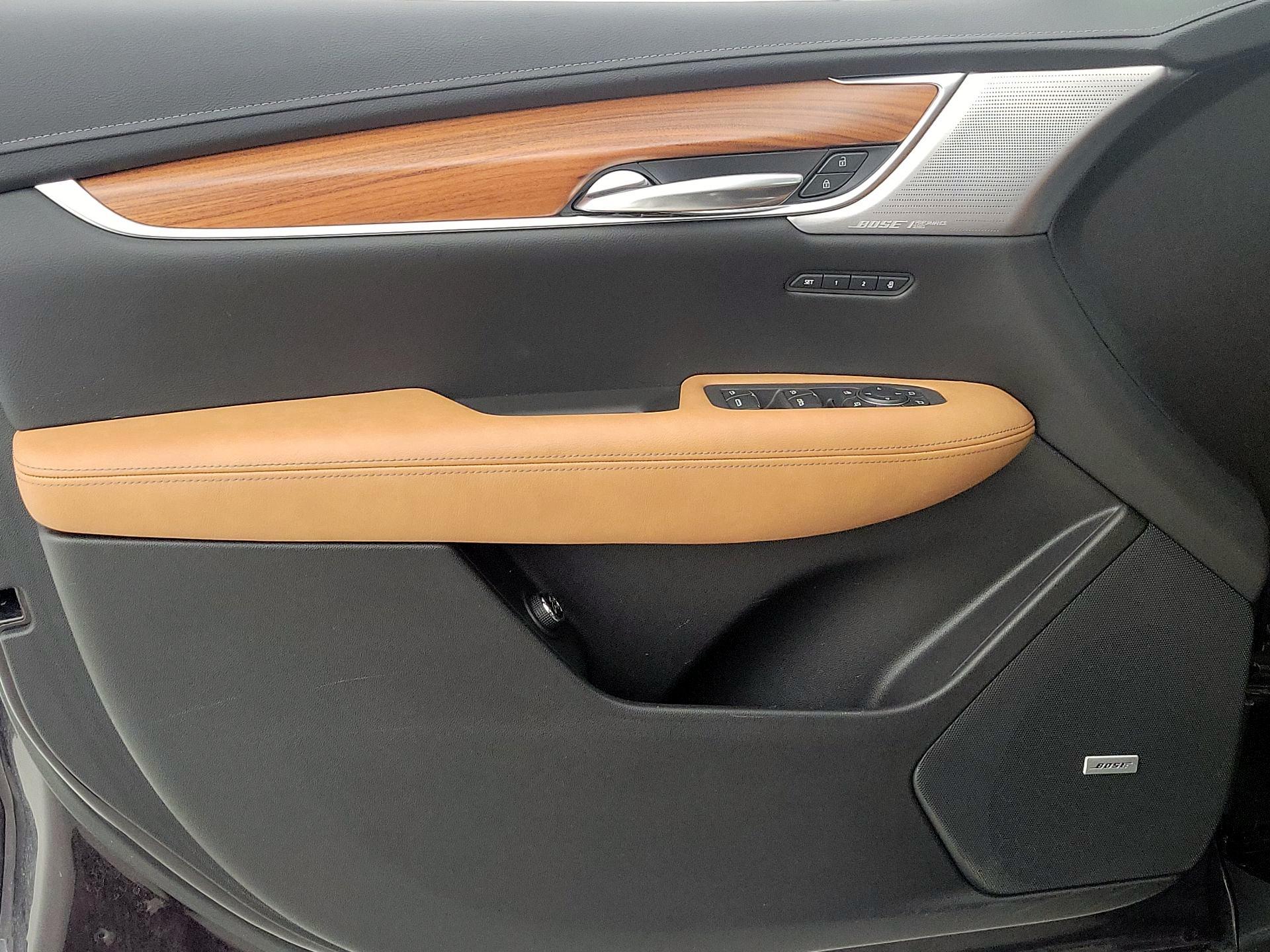 Thumbnail: 2021 Cadillac XT5 - 12