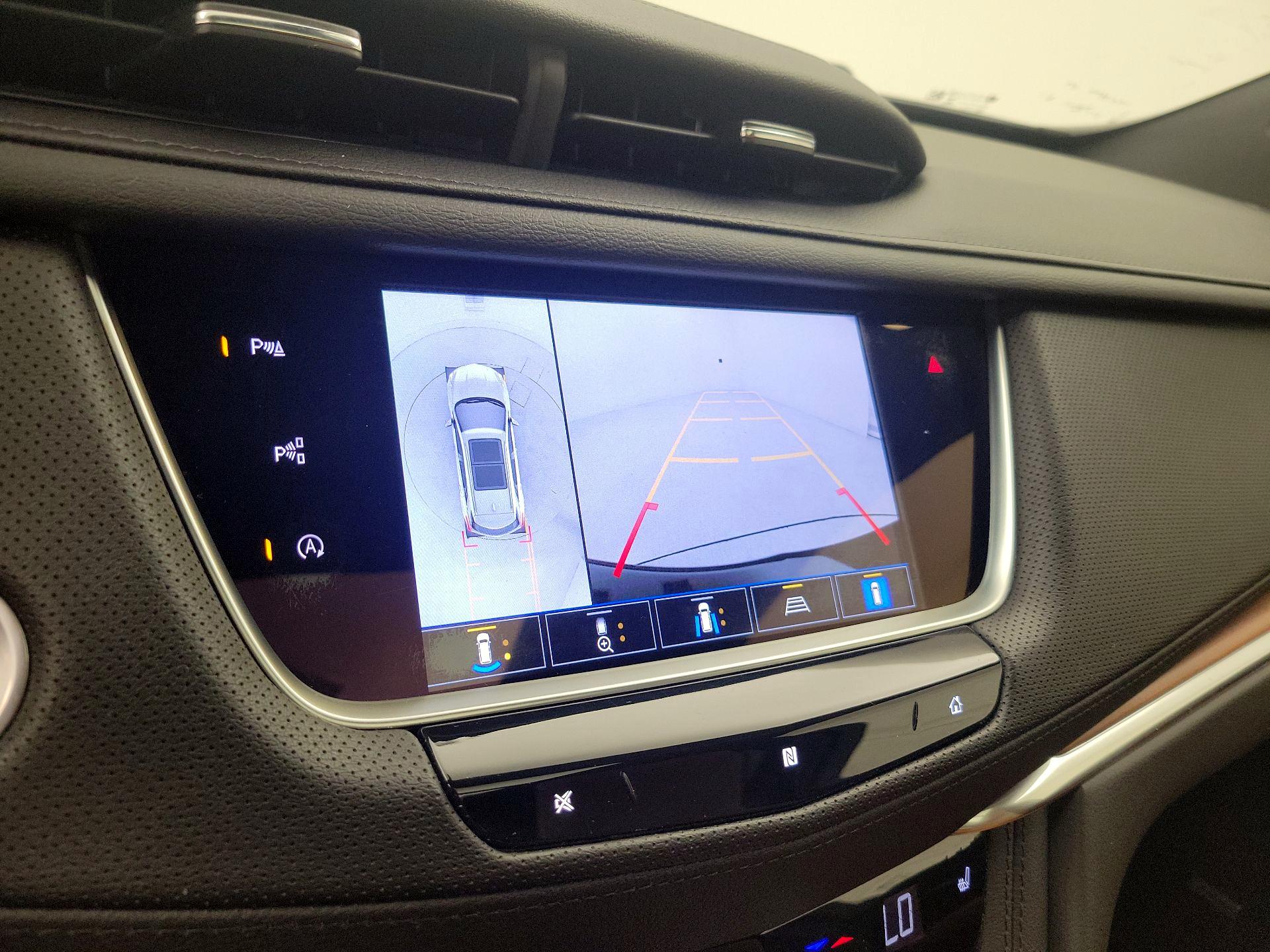 Thumbnail: 2021 Cadillac XT5 - 15