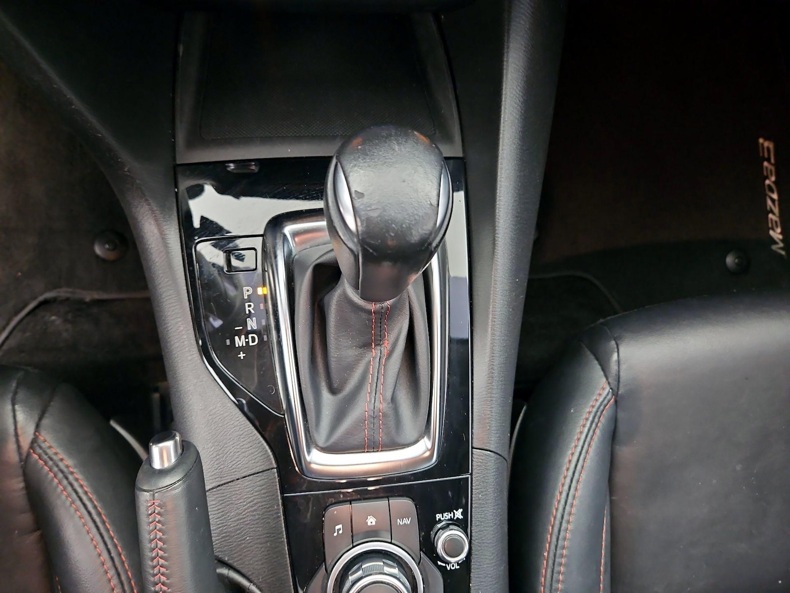 2014 Mazda MAZDA3 i Grand Touring - Photo 19