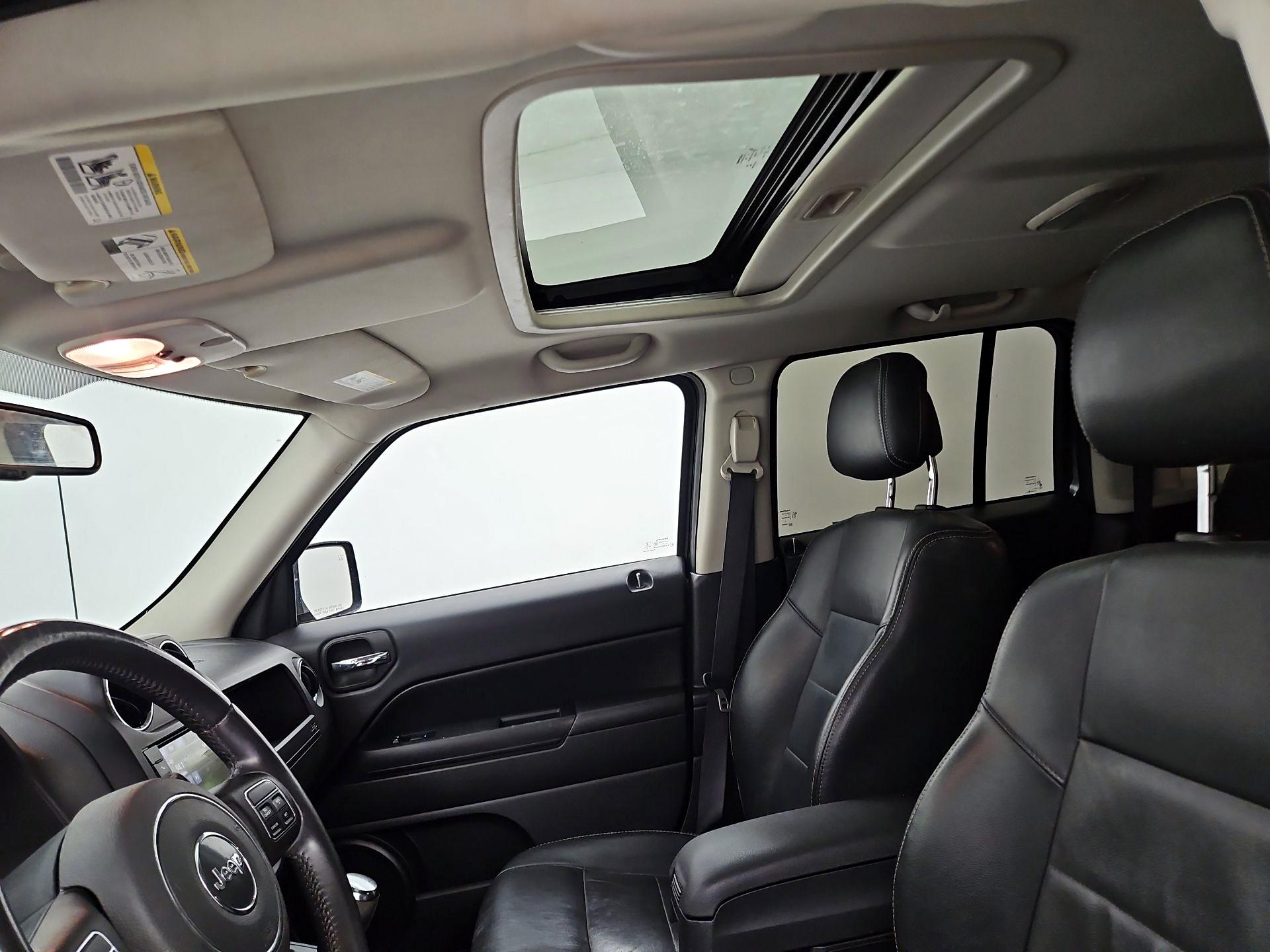 Thumbnail: 2017 Jeep Patriot - 18