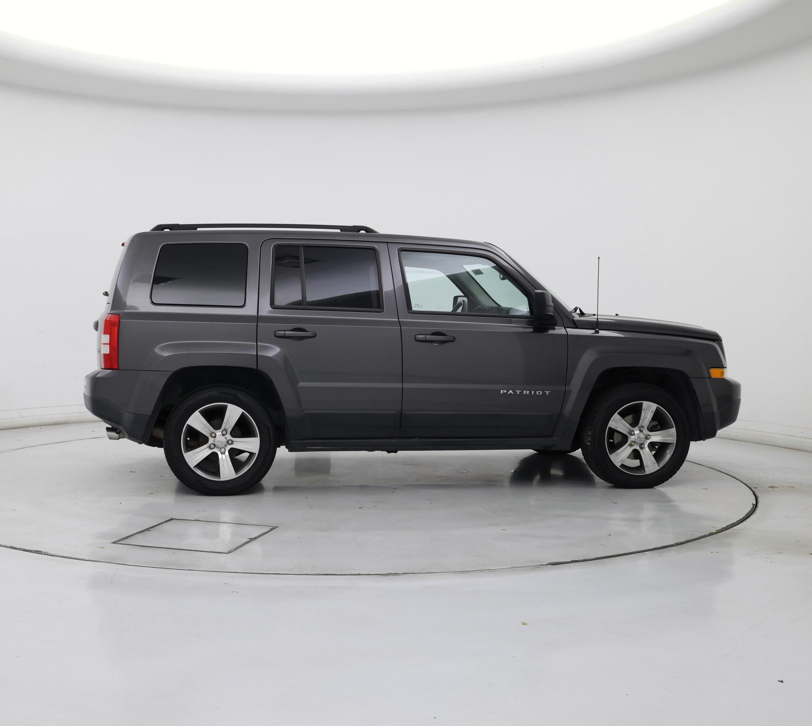 Thumbnail: 2017 Jeep Patriot - 7