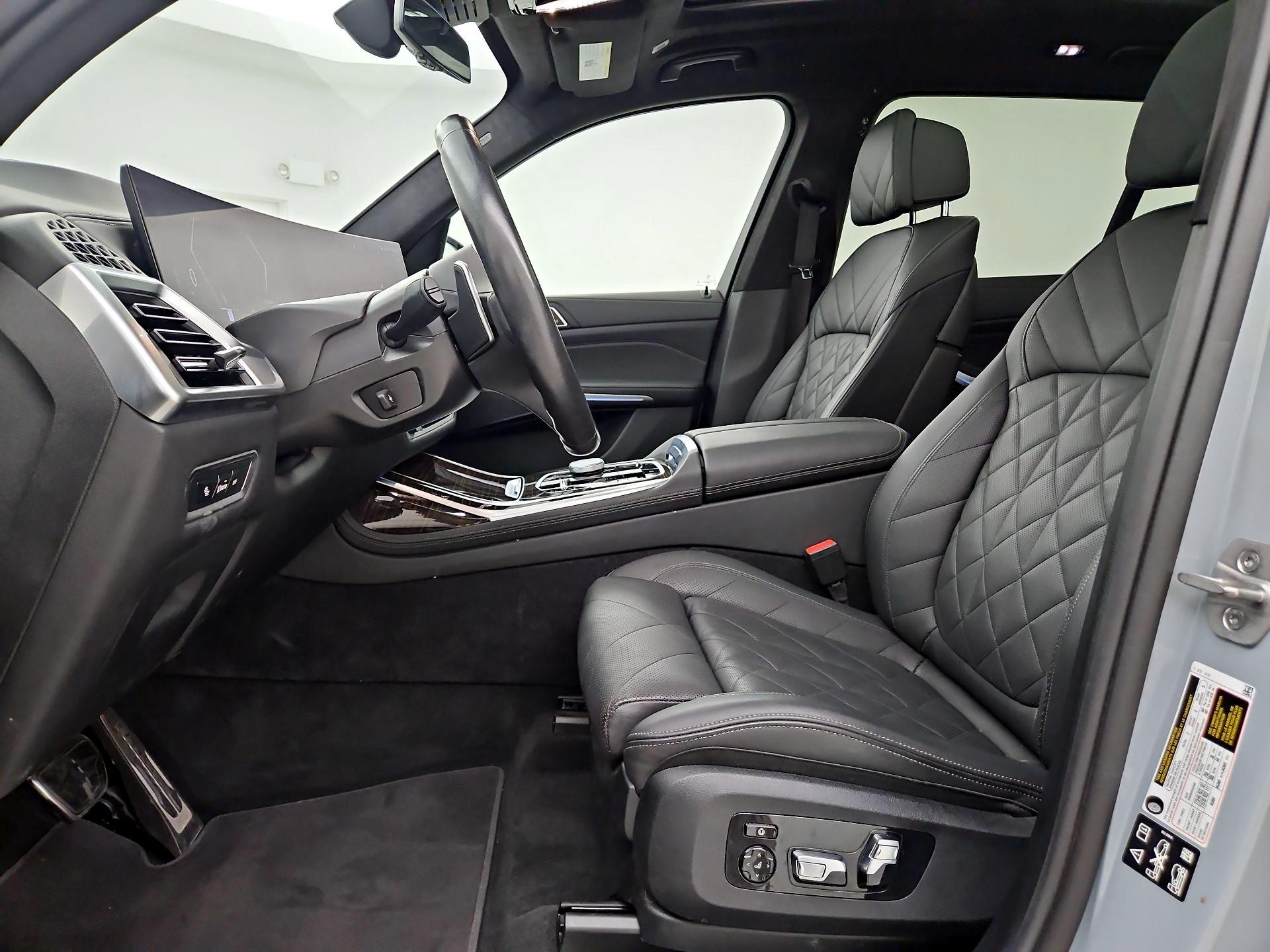 Thumbnail: 2025 BMW X7 - 11