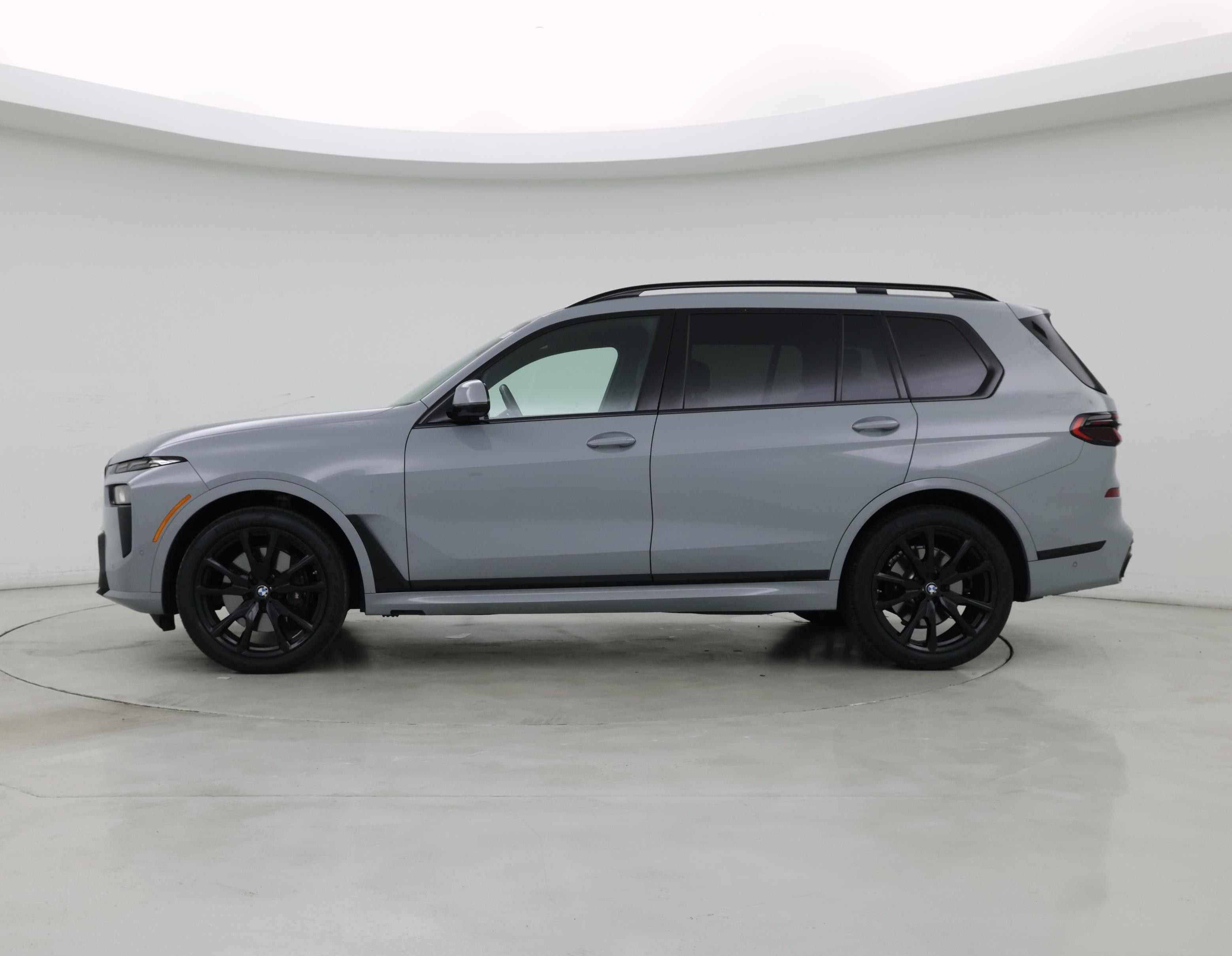 Thumbnail: 2025 BMW X7 - 3