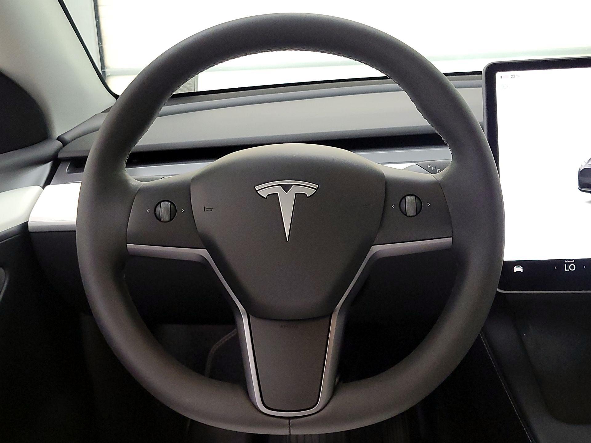 Thumbnail: 2025 Tesla Model Y - 10