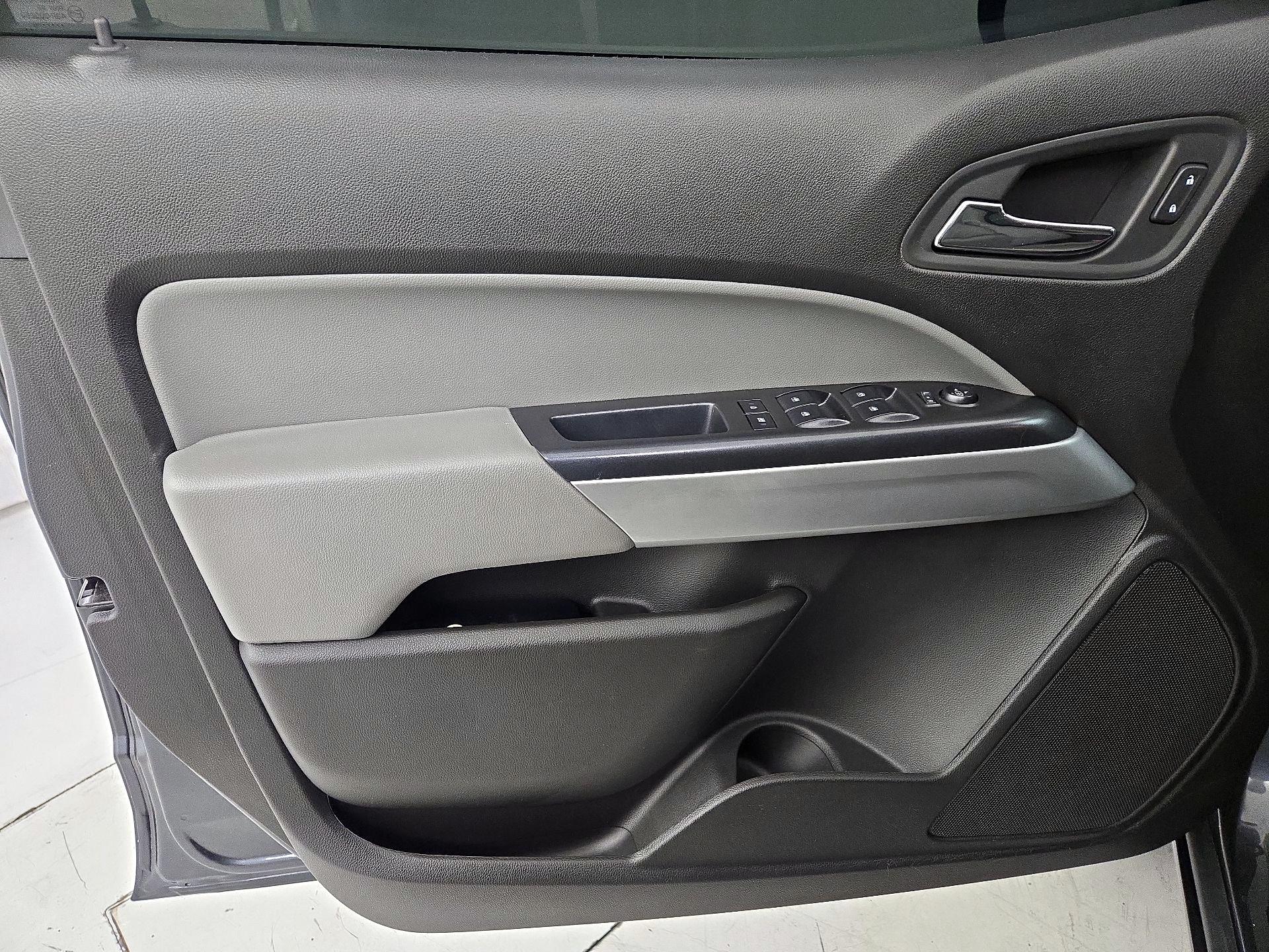 Thumbnail: 2016 Chevrolet Colorado - 12