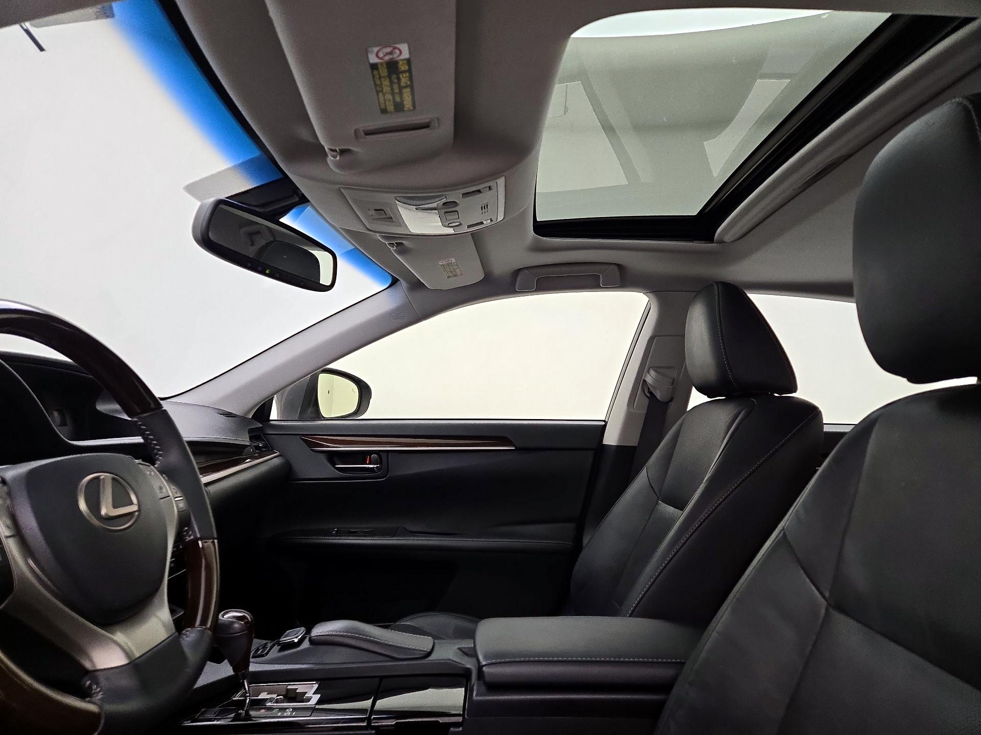 Thumbnail: 2015 Lexus ES - 20