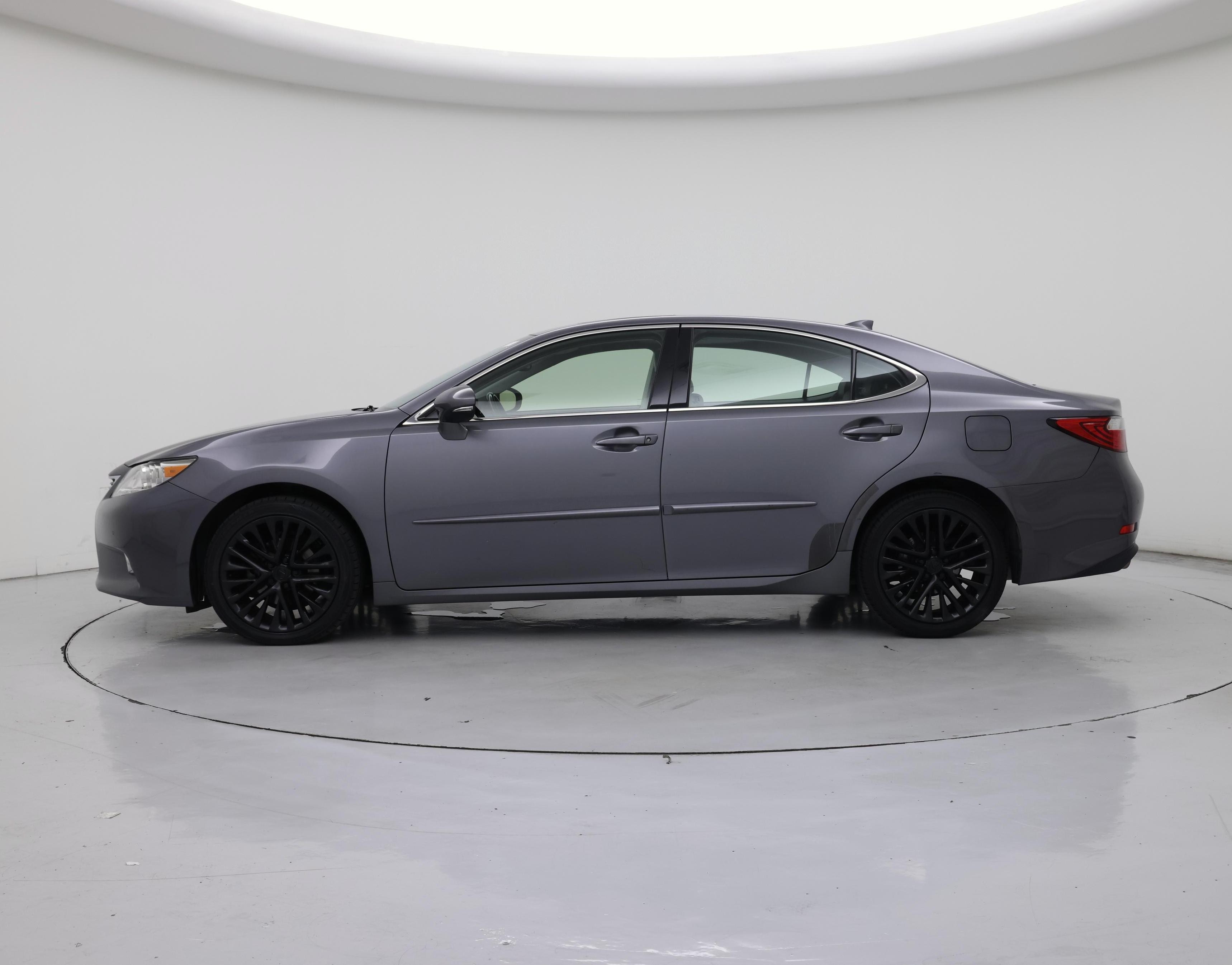 Thumbnail: 2015 Lexus ES - 3