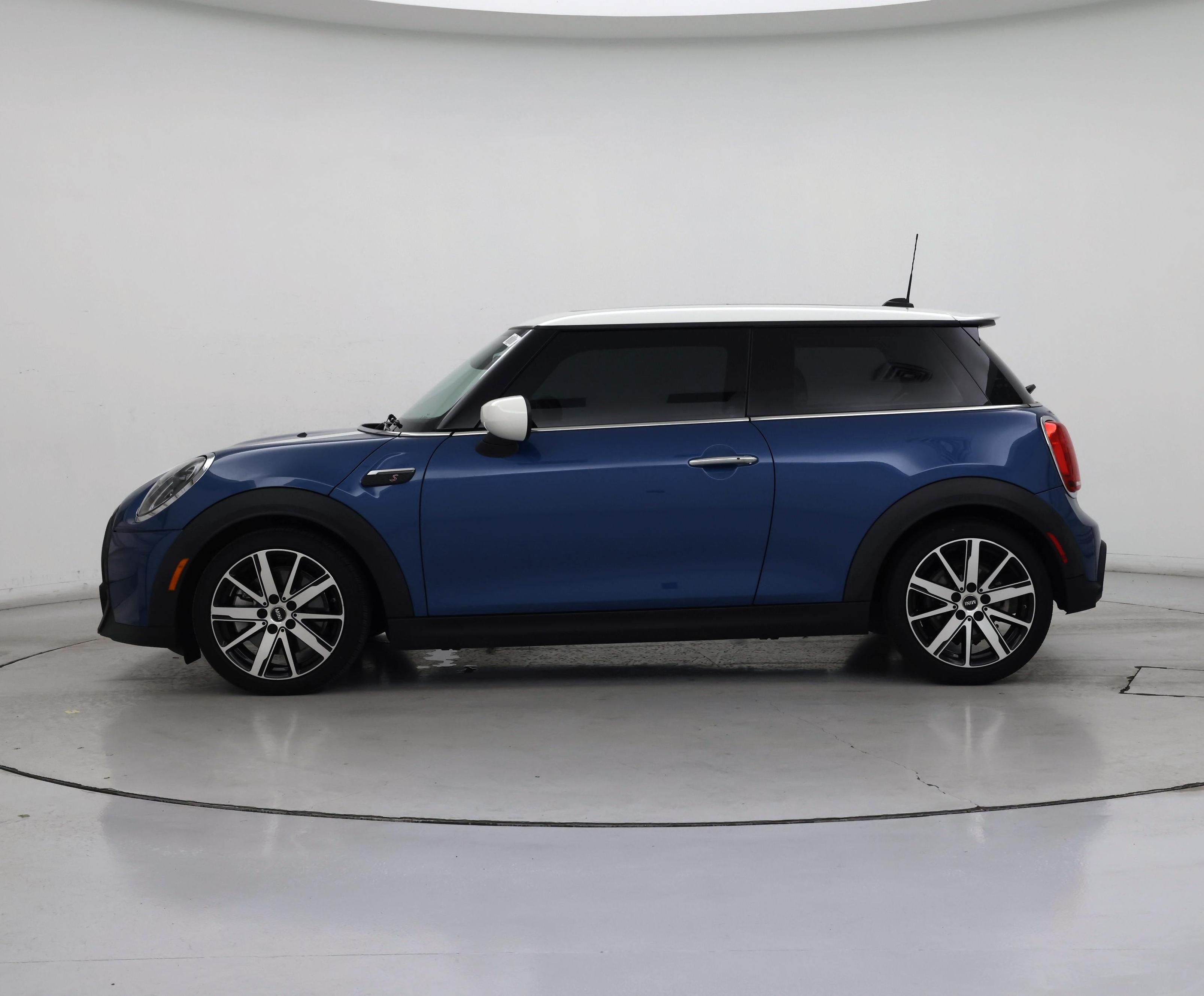 Thumbnail: 2022 MINI Cooper Hardtop - 3