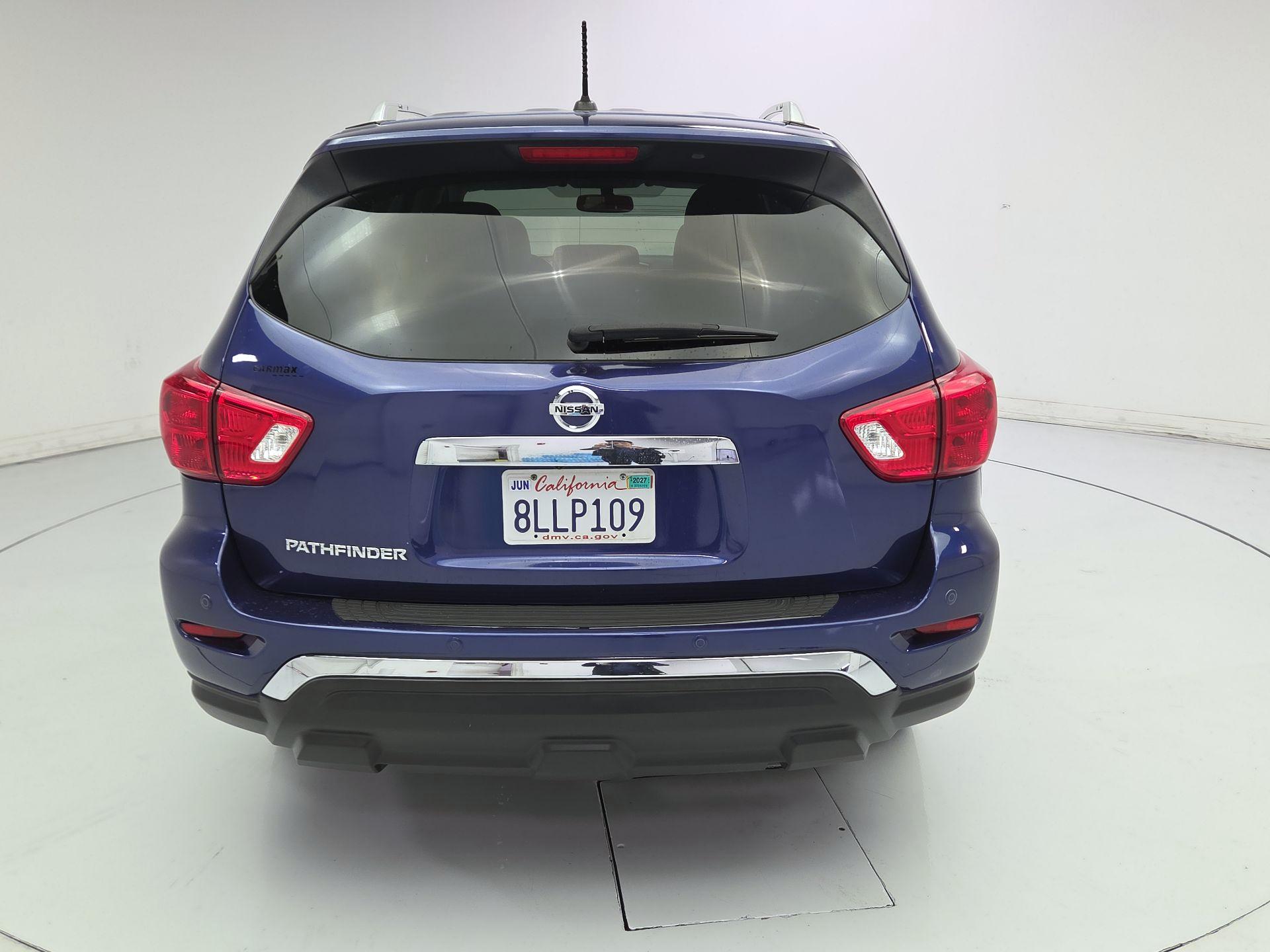 Thumbnail: 2017 Nissan Pathfinder - 6