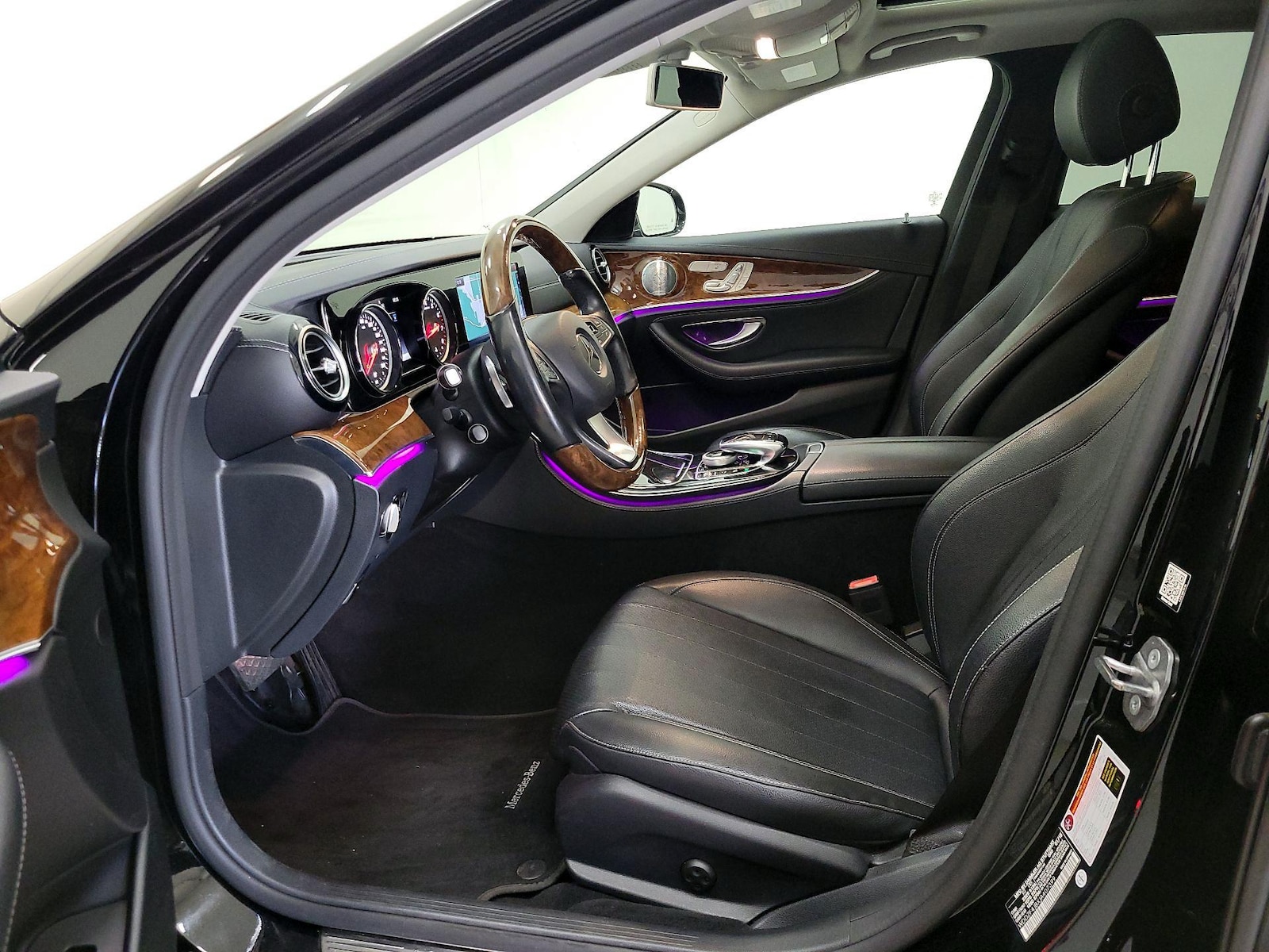 2018 Mercedes-Benz E-Class E300 - Photo 12