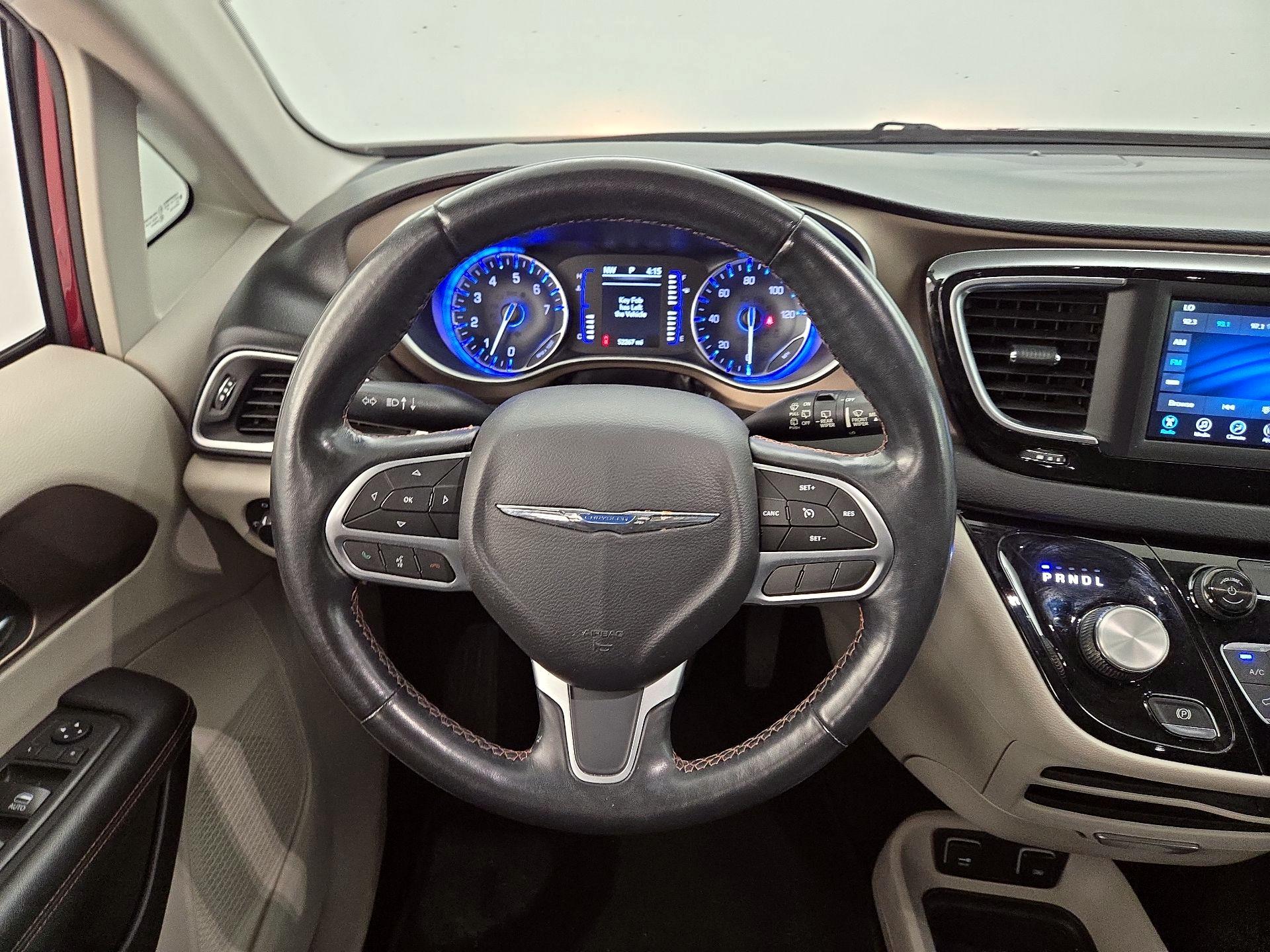 Thumbnail: 2019 Chrysler Pacifica - 10