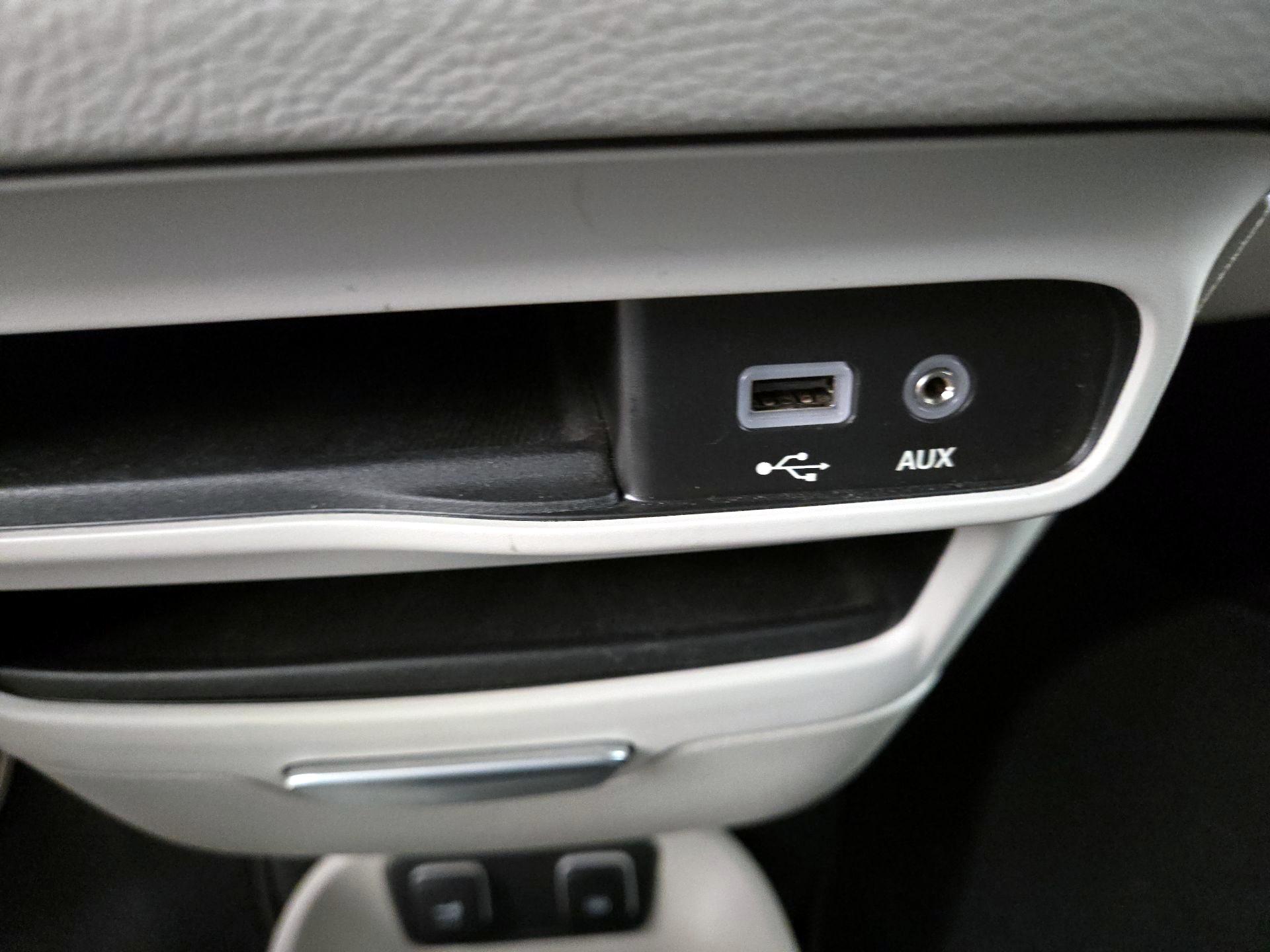 Thumbnail: 2019 Chrysler Pacifica - 18