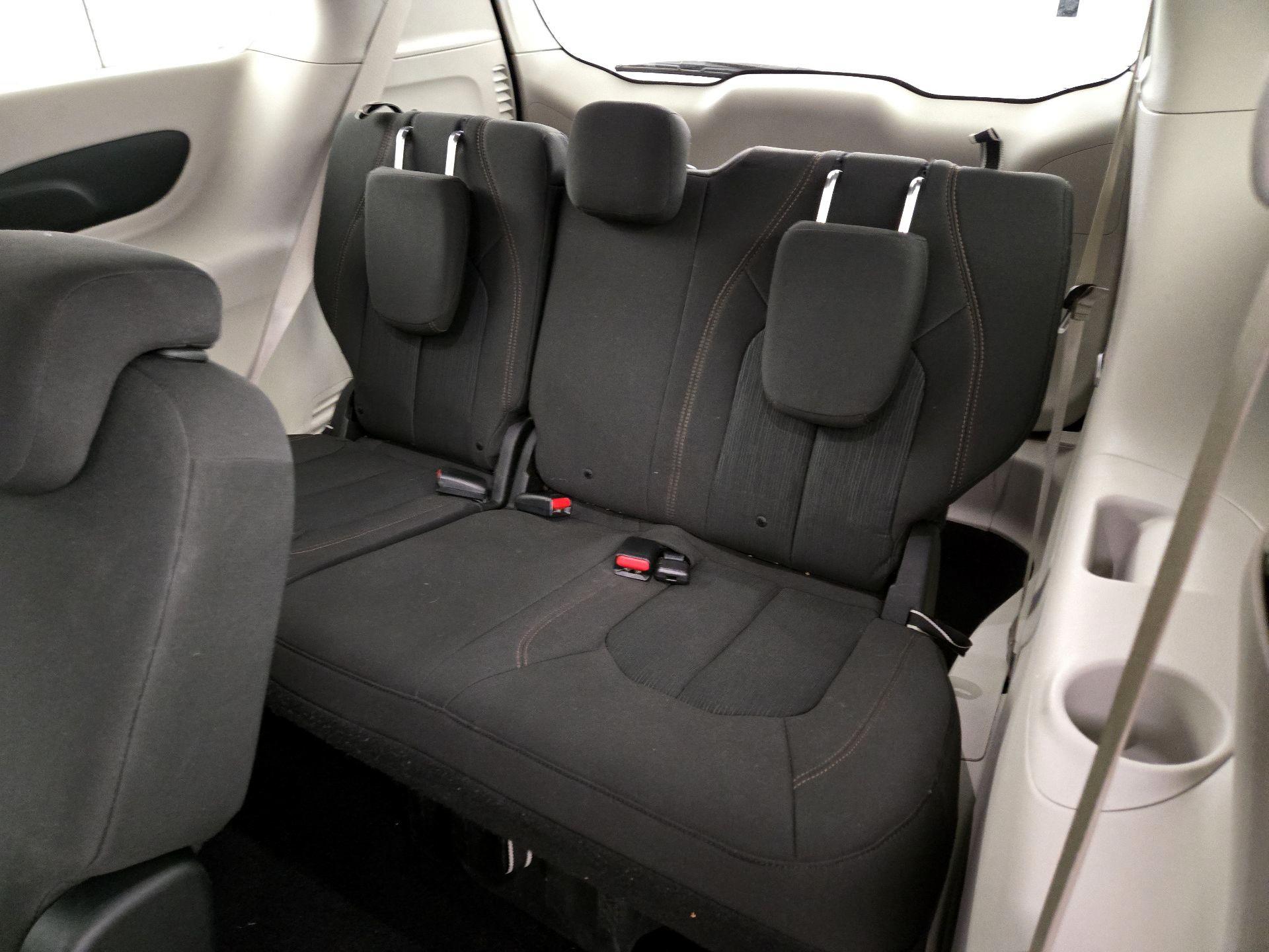 Thumbnail: 2019 Chrysler Pacifica - 20