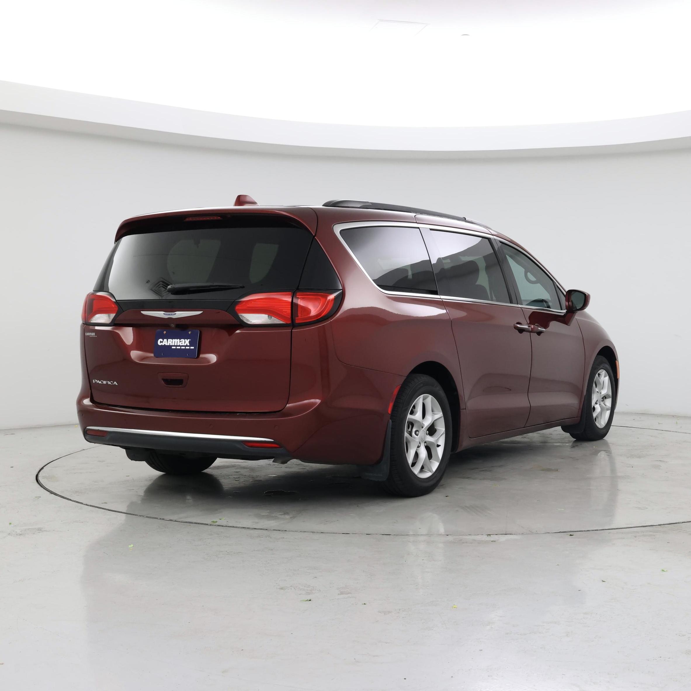 Thumbnail: 2019 Chrysler Pacifica - 8