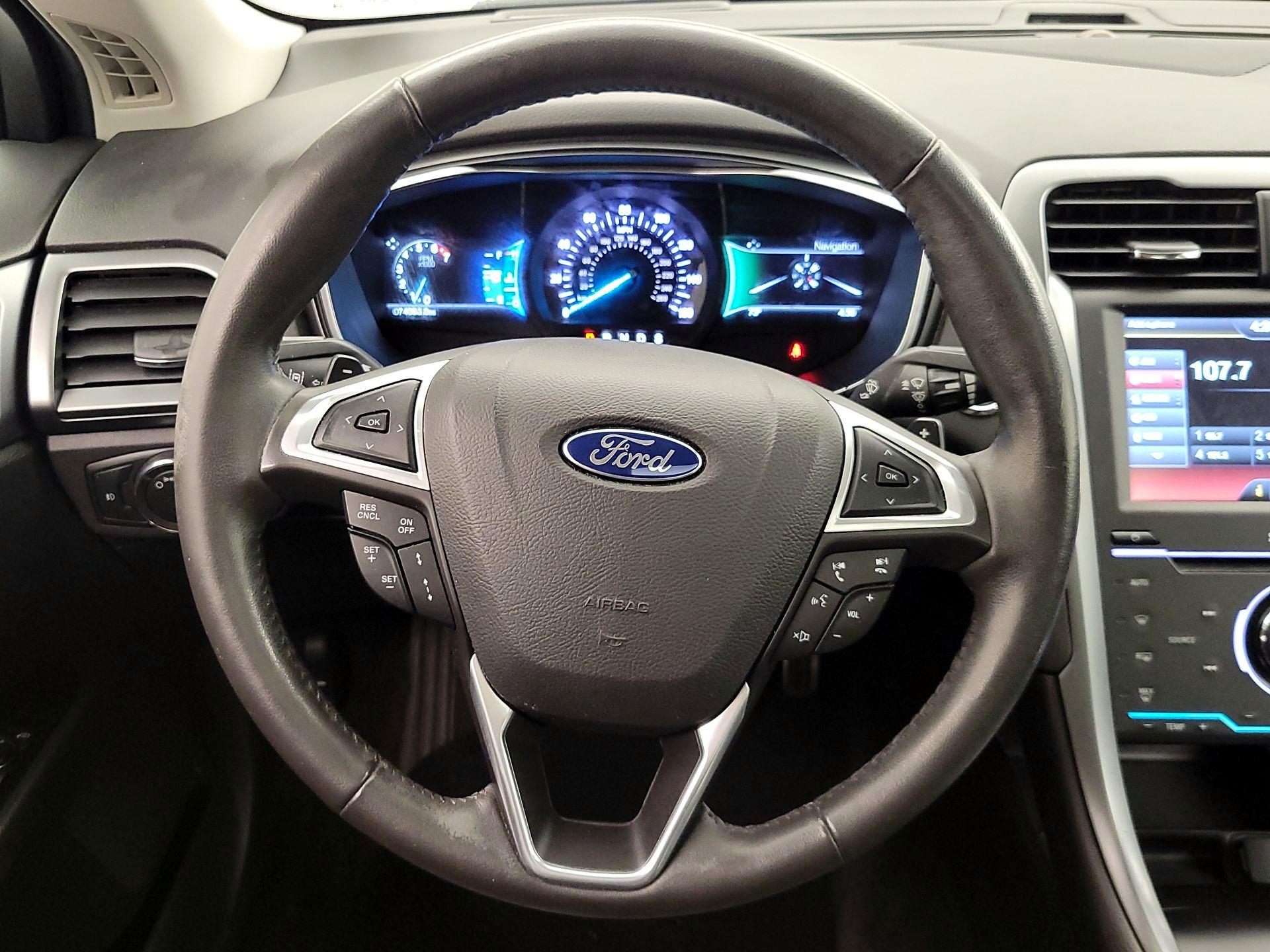 Thumbnail: 2015 Ford Fusion - 10