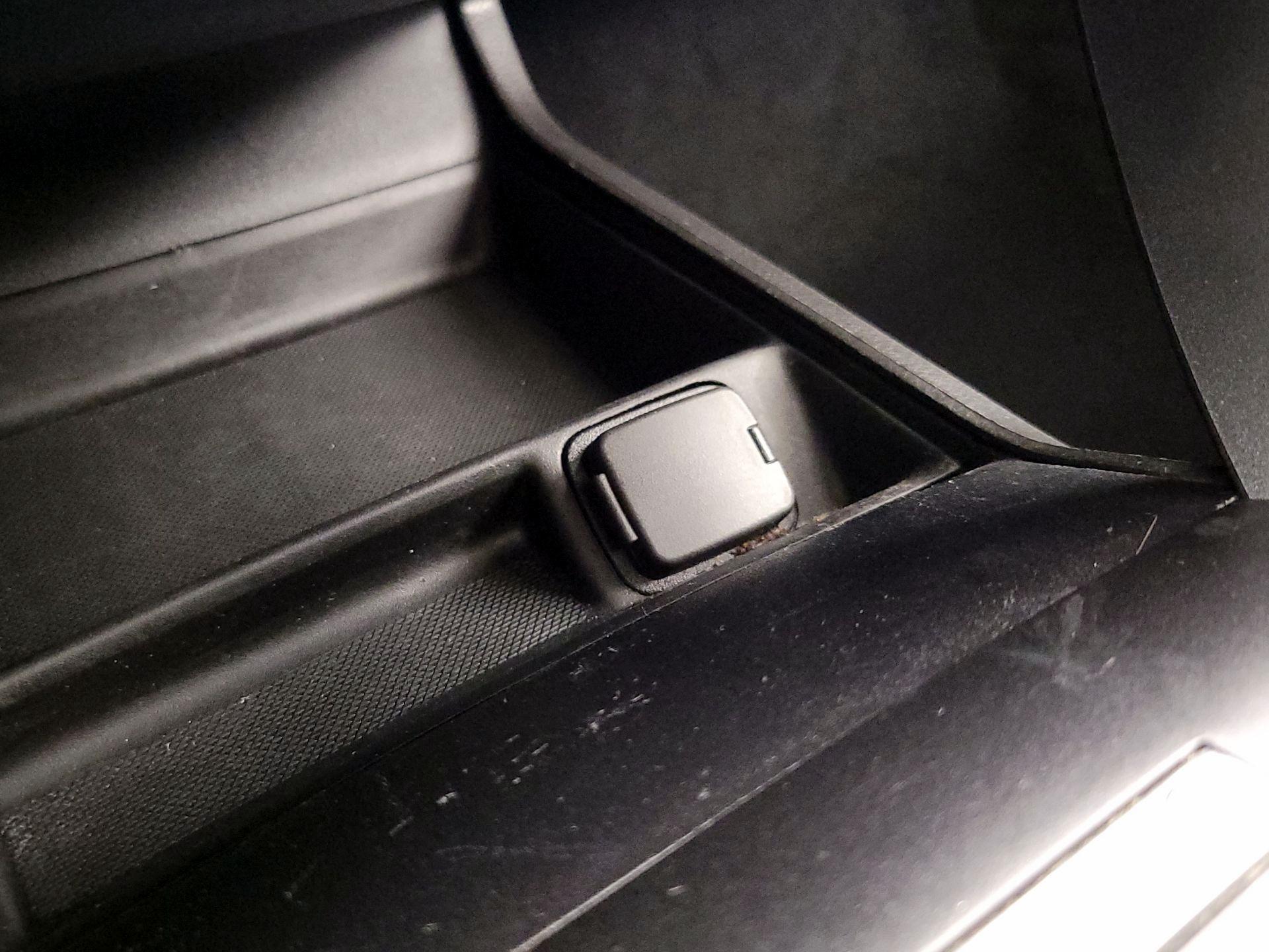 Thumbnail: 2015 Ford Fusion - 18