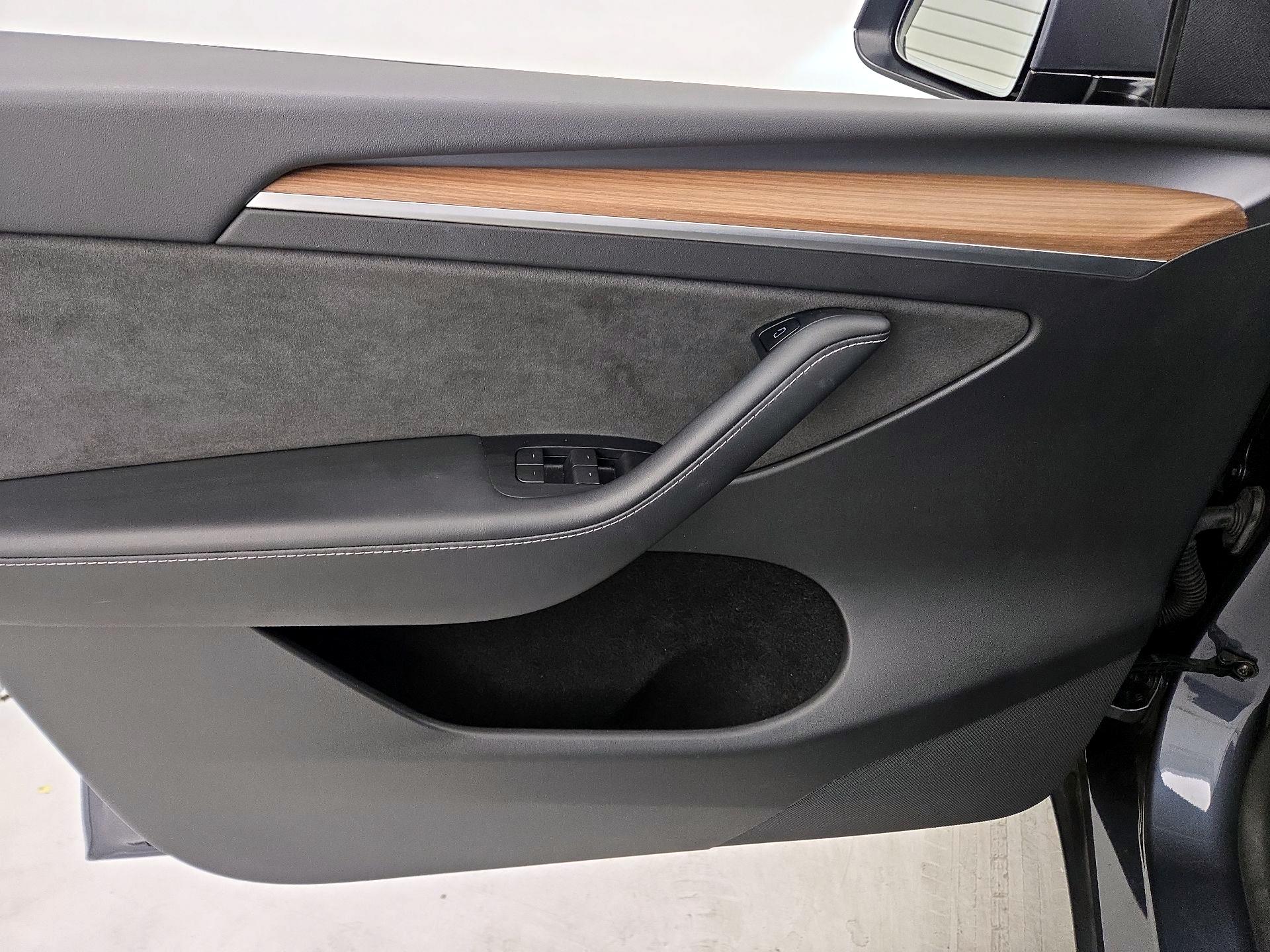 Thumbnail: 2022 Tesla Model Y - 12