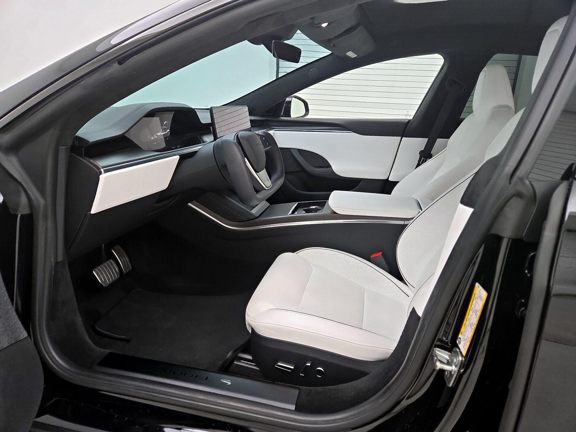 Thumbnail: 2023 Tesla Model S - 11
