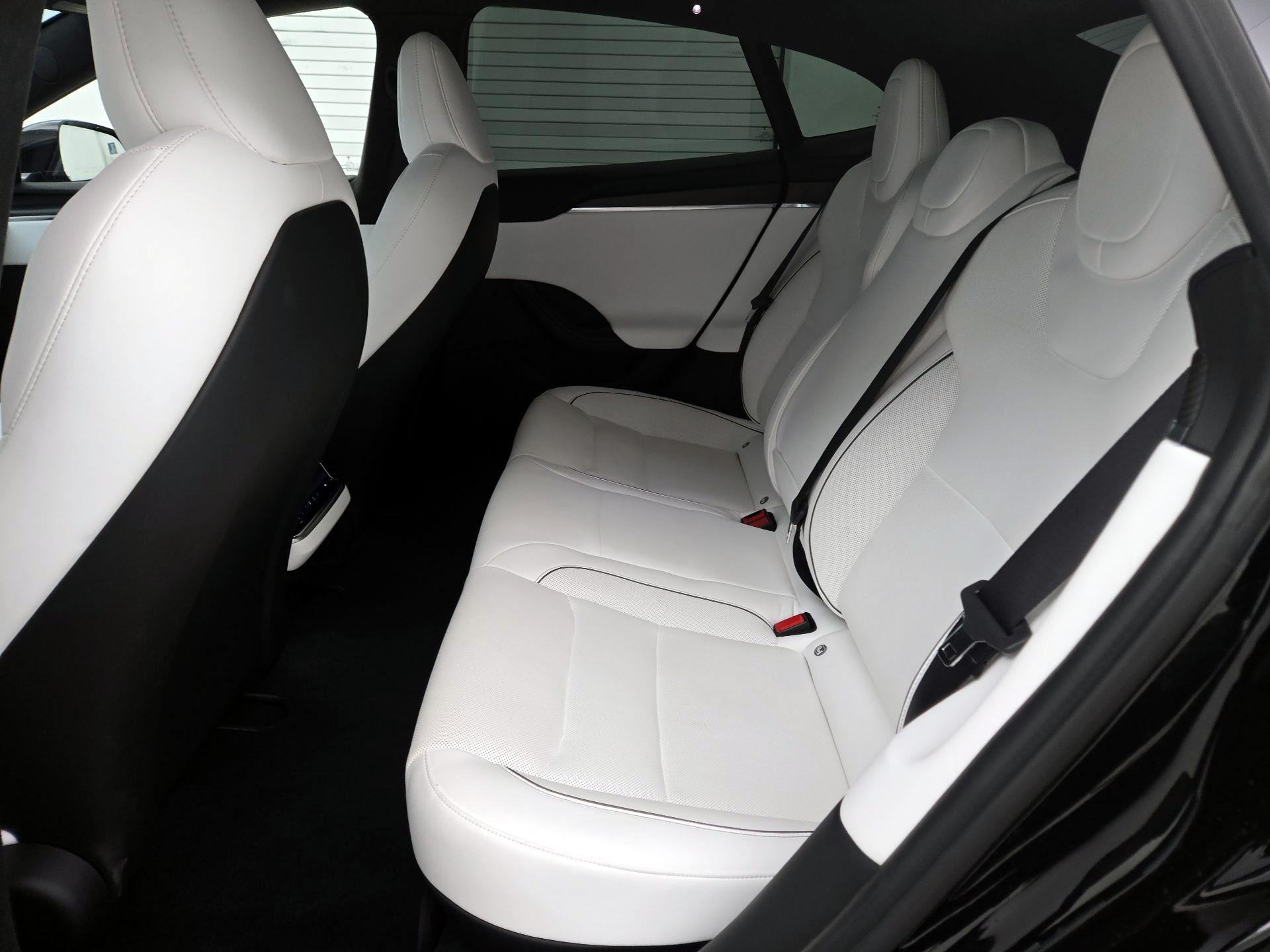 Thumbnail: 2023 Tesla Model S - 19