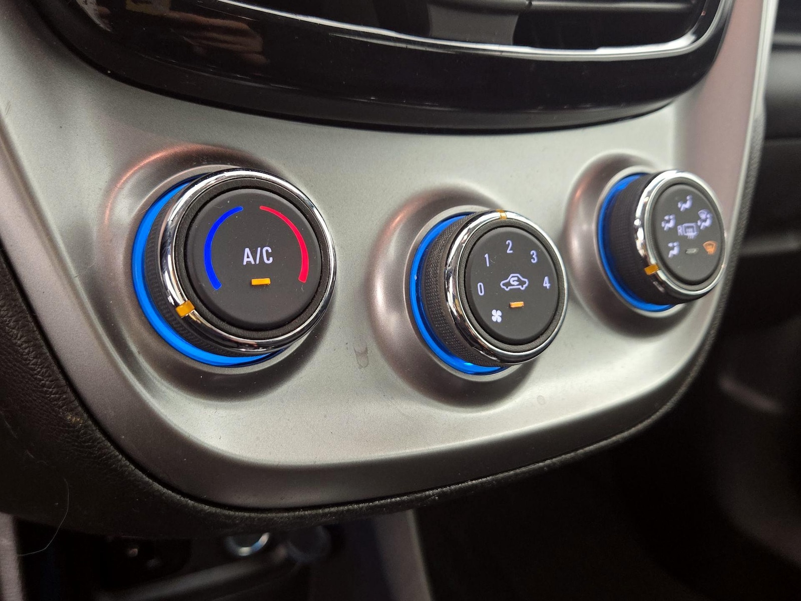 2018 Chevrolet Spark 1LT - Photo 17