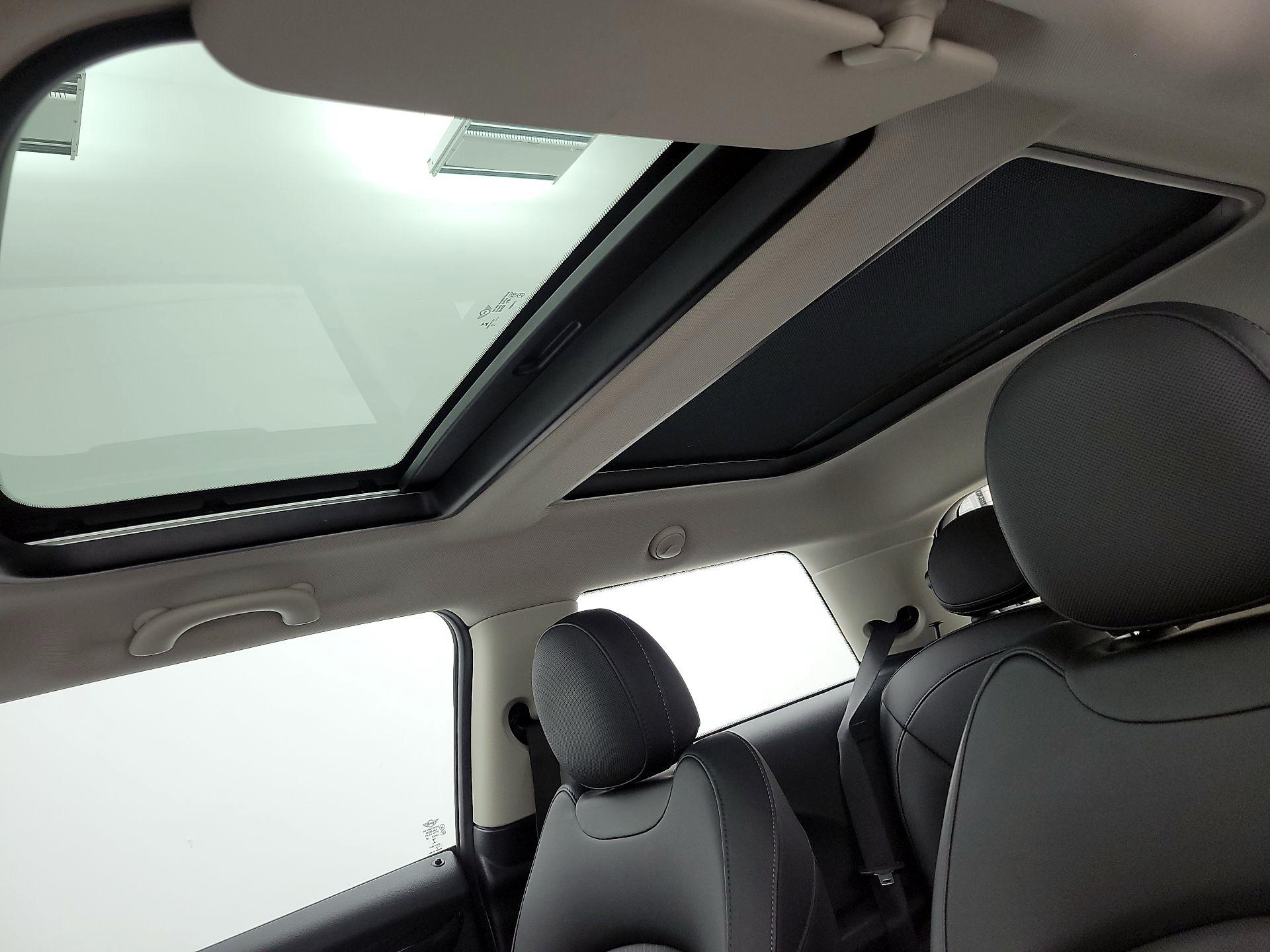 Thumbnail: 2021 MINI Cooper Hardtop - 19