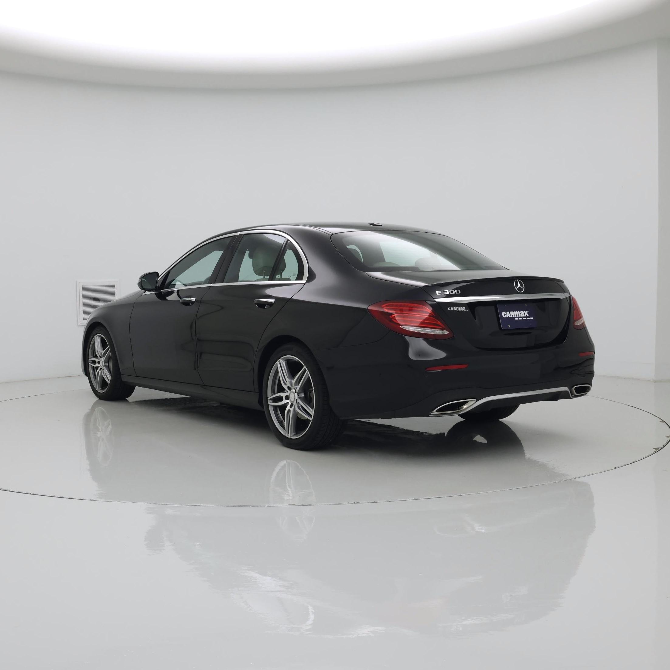 Thumbnail: 2017 Mercedes-Benz E-Class - 2