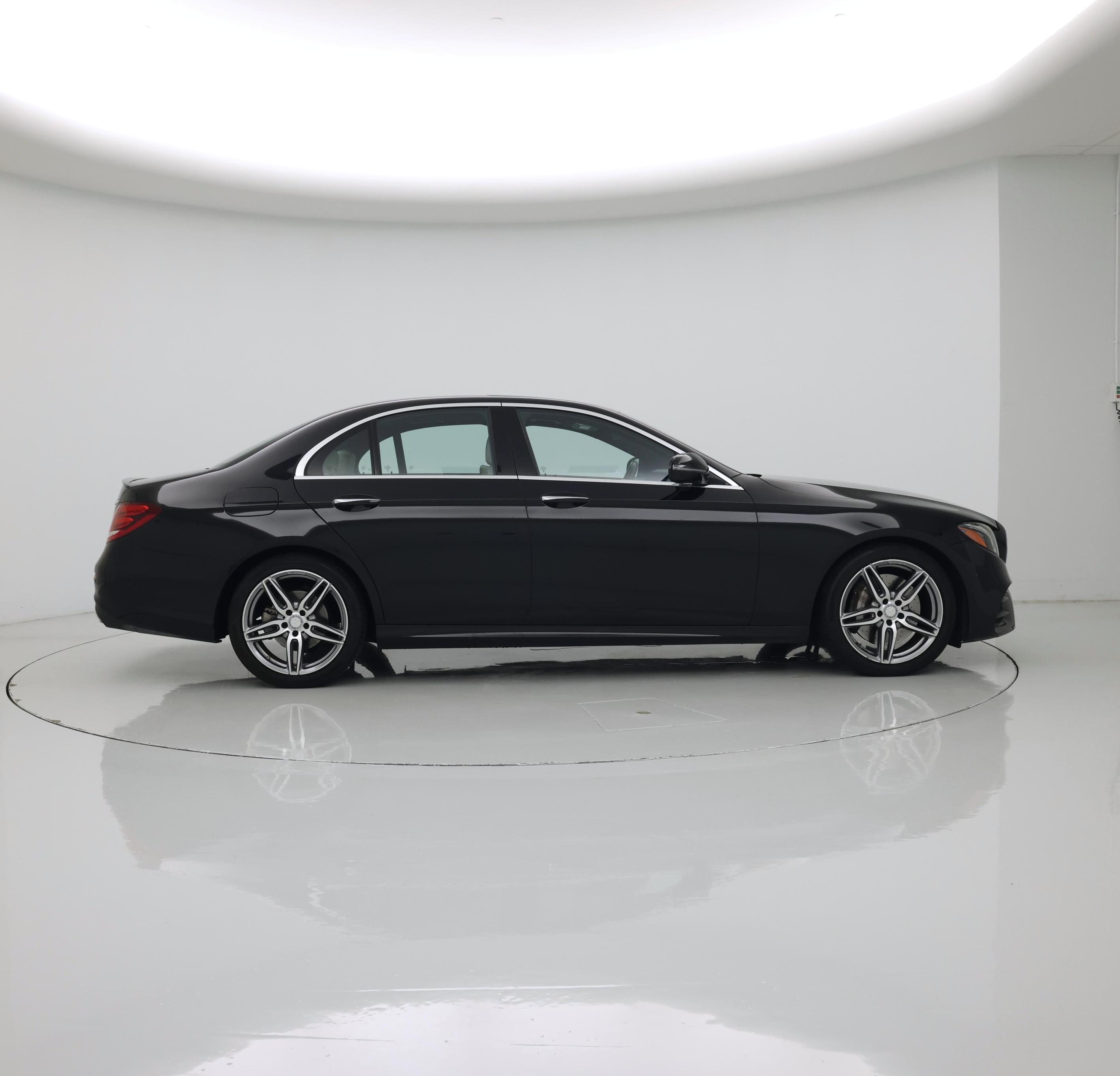 Thumbnail: 2017 Mercedes-Benz E-Class - 7