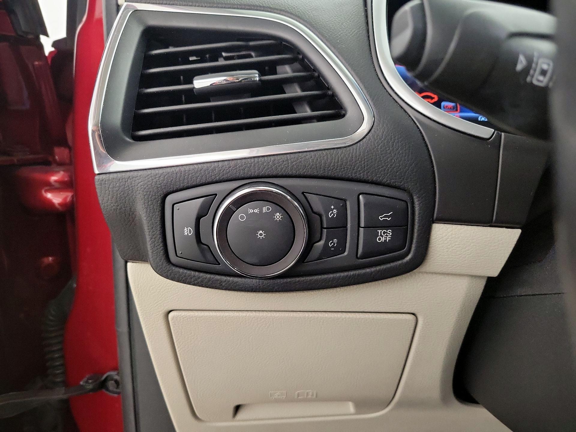 Thumbnail: 2019 Ford Edge - 13