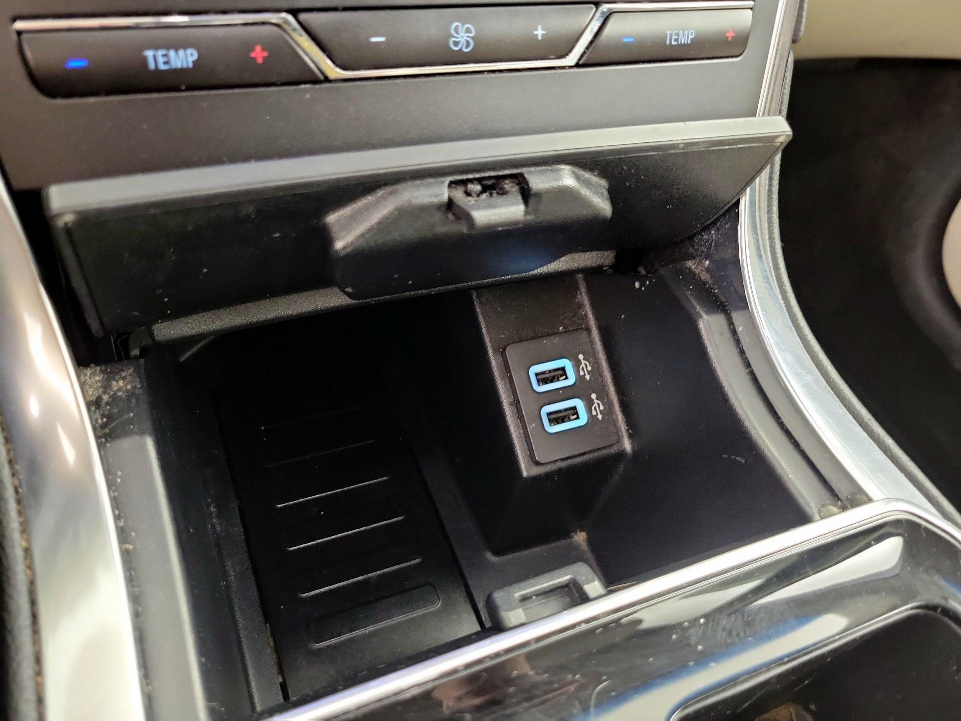 Thumbnail: 2019 Ford Edge - 19