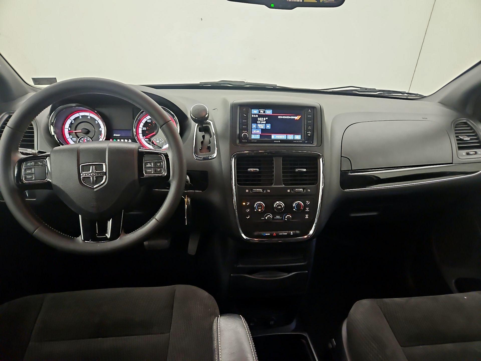 Thumbnail: 2016 Dodge Grand Caravan - 9