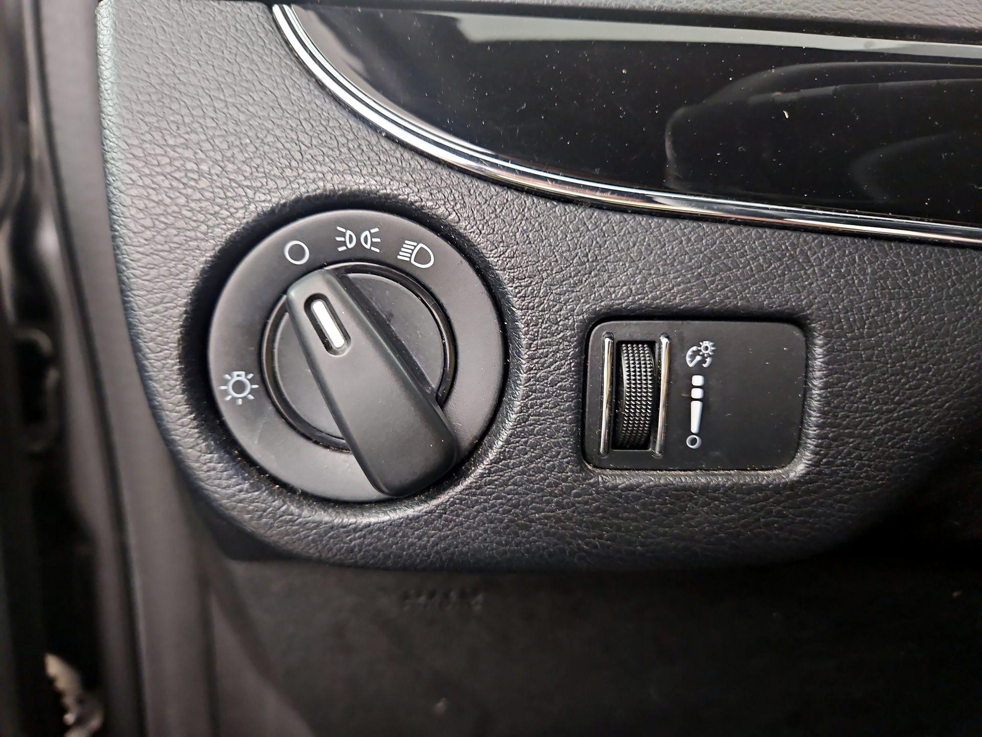 Thumbnail: 2016 Dodge Grand Caravan - 13