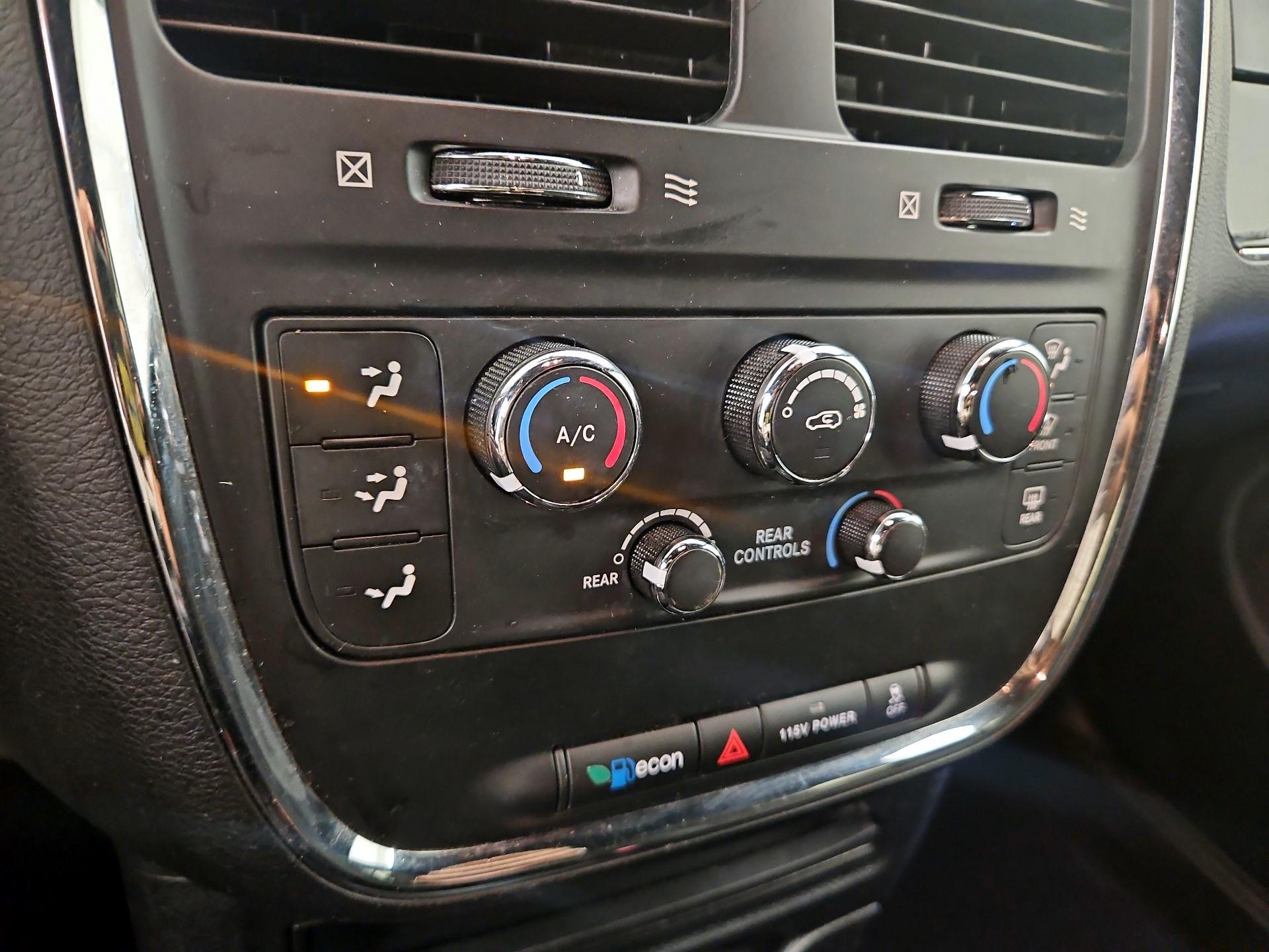 Thumbnail: 2016 Dodge Grand Caravan - 16