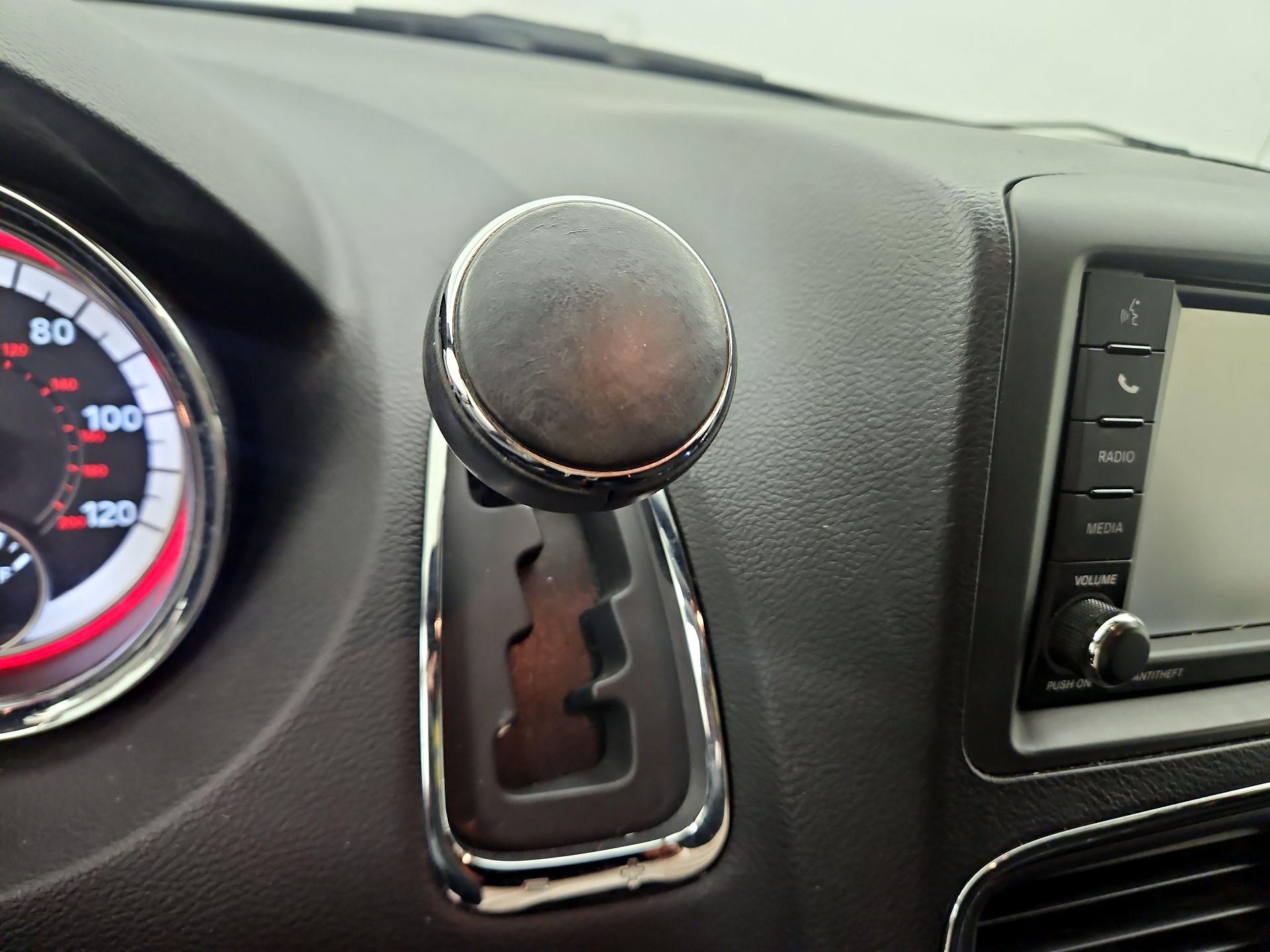 Thumbnail: 2016 Dodge Grand Caravan - 17