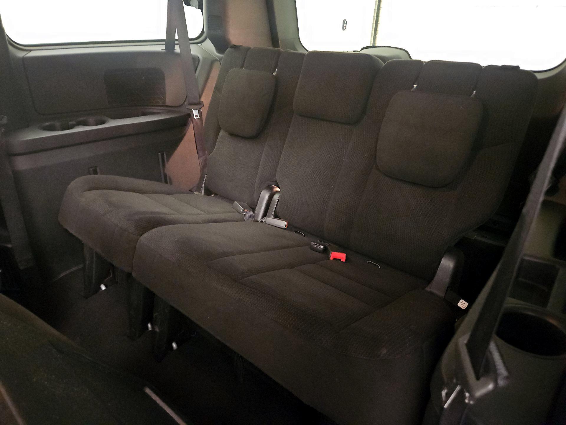 Thumbnail: 2016 Dodge Grand Caravan - 19