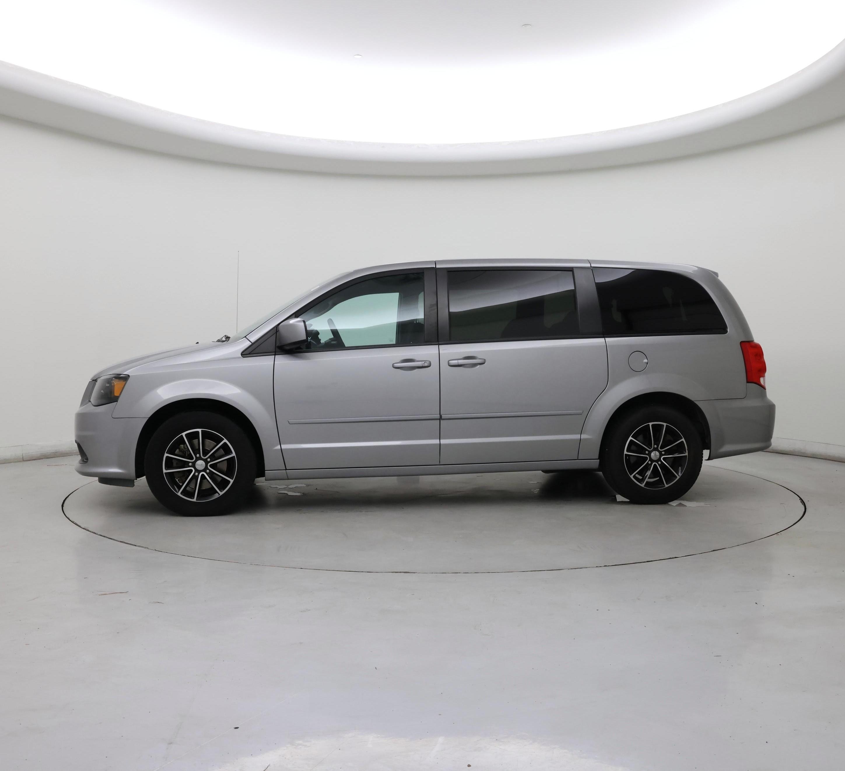 Thumbnail: 2016 Dodge Grand Caravan - 3