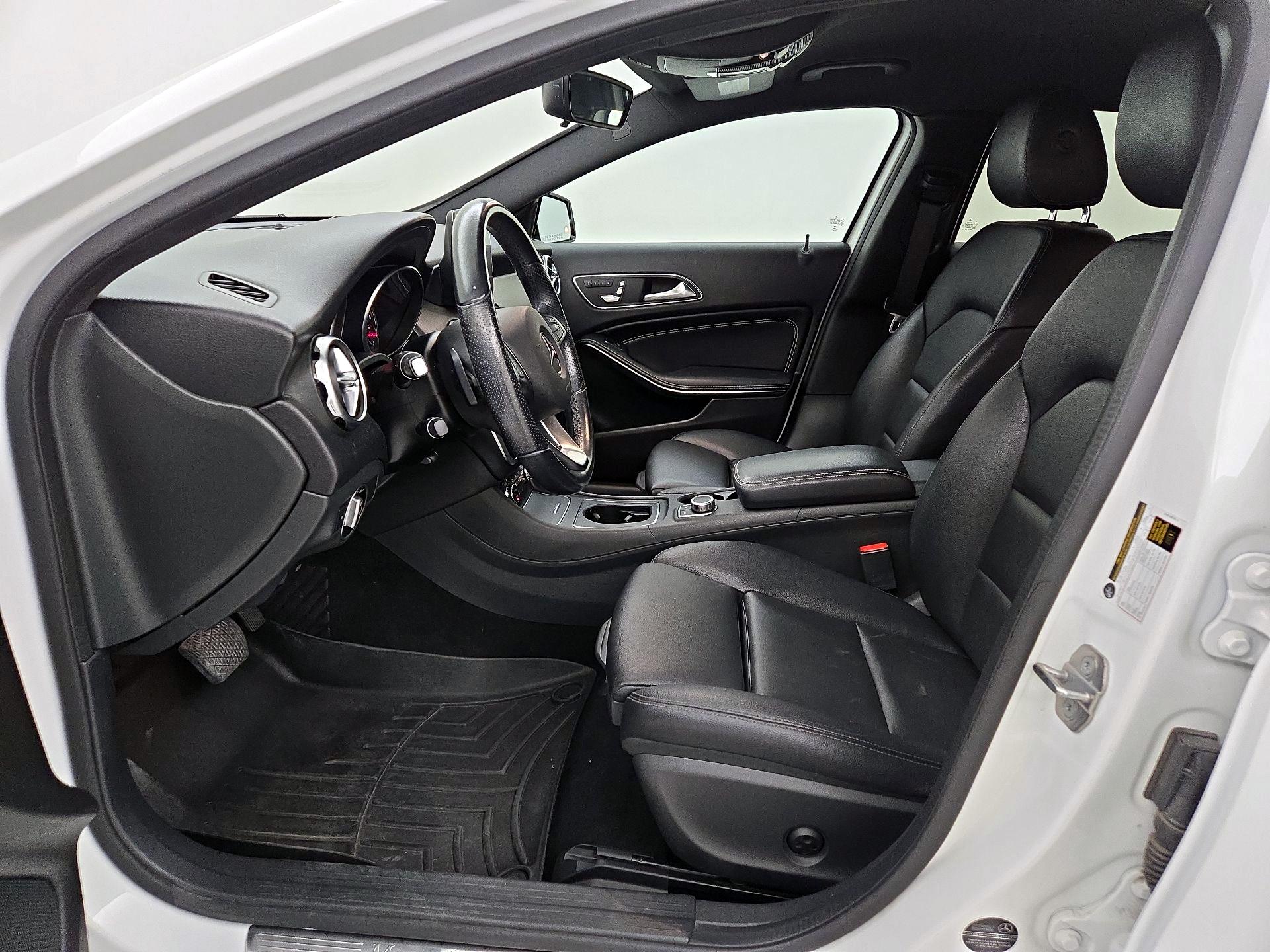 Thumbnail: 2019 Mercedes-Benz GLA - 11