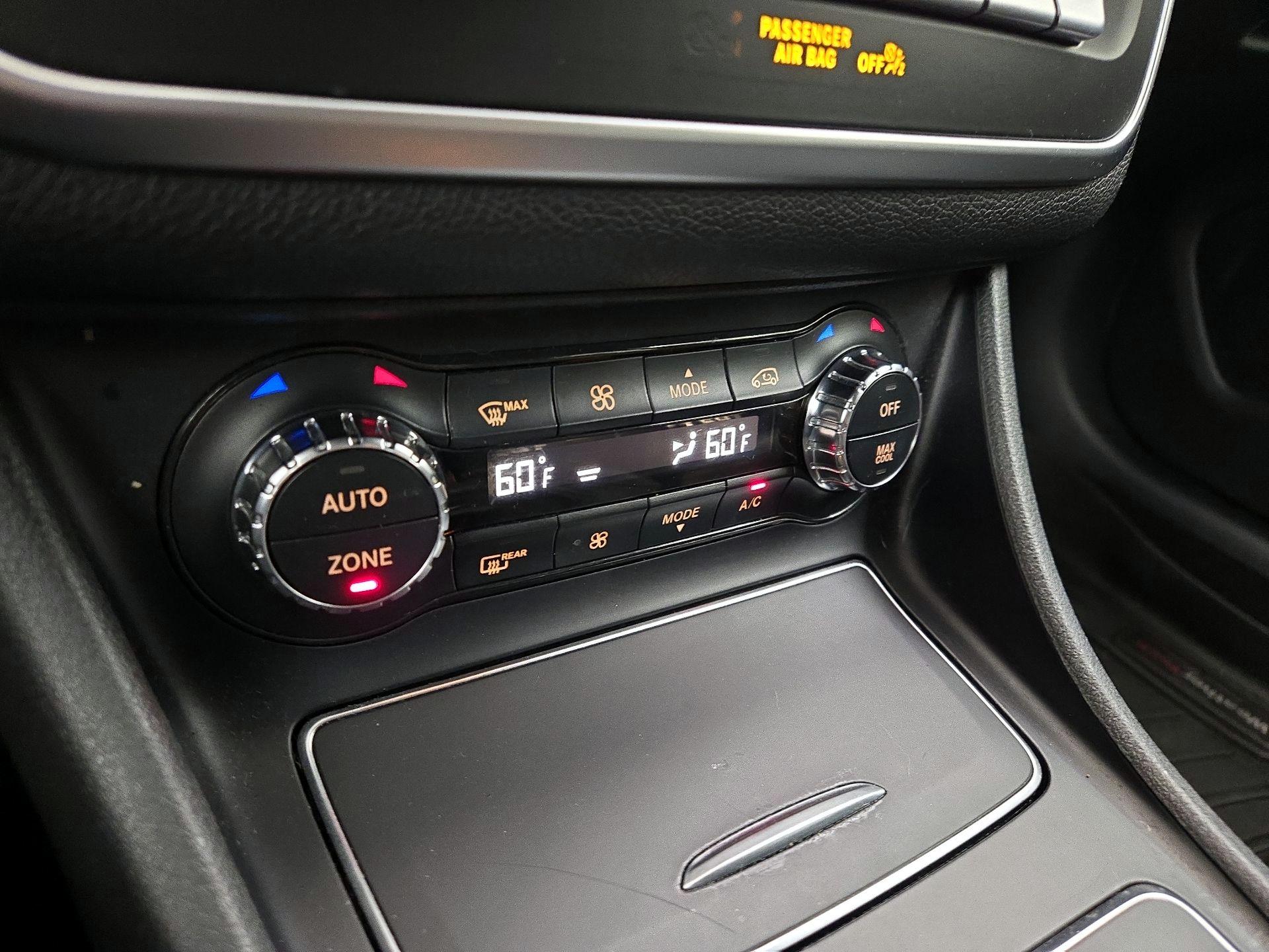 Thumbnail: 2019 Mercedes-Benz GLA - 16