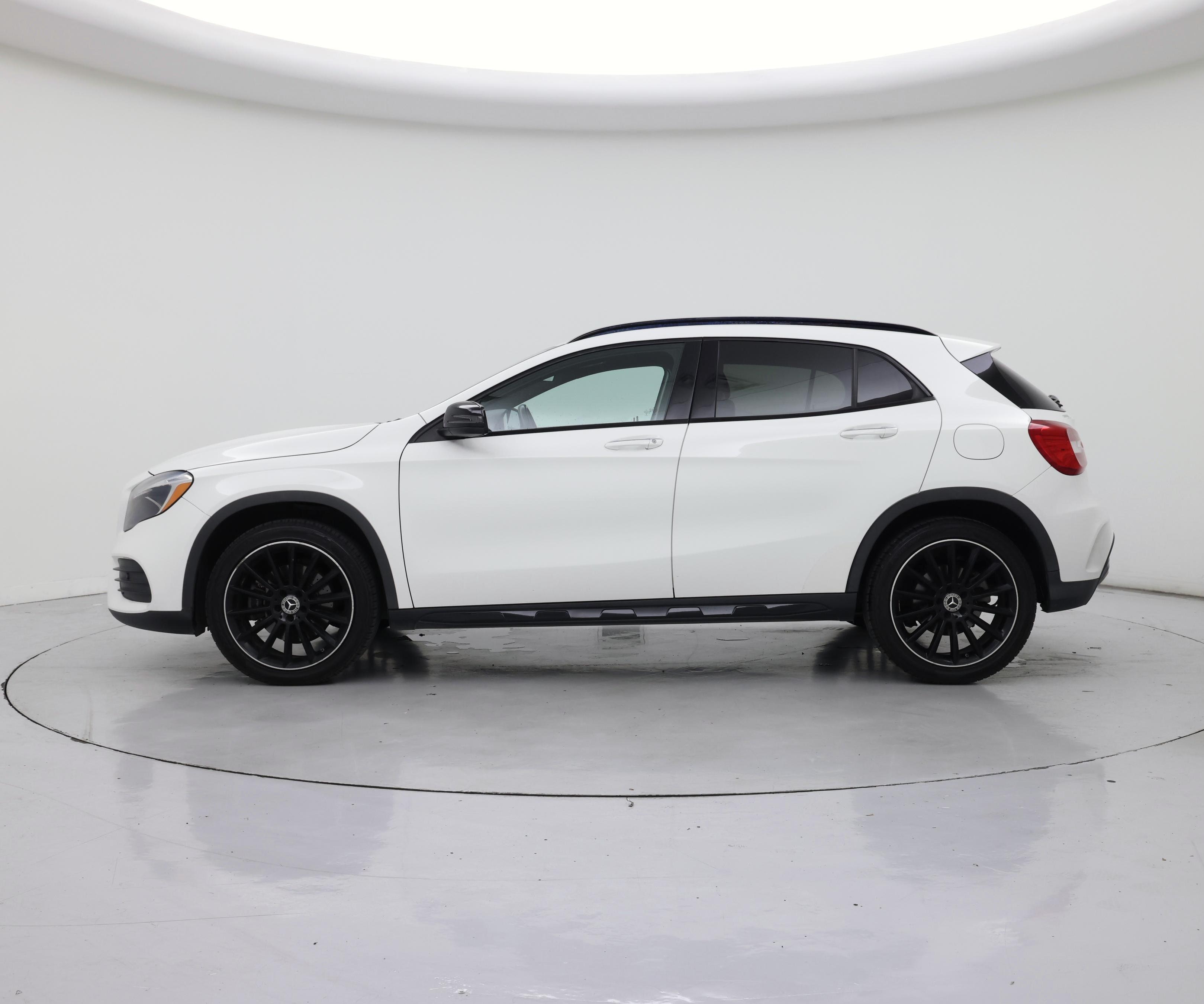 Thumbnail: 2019 Mercedes-Benz GLA - 3