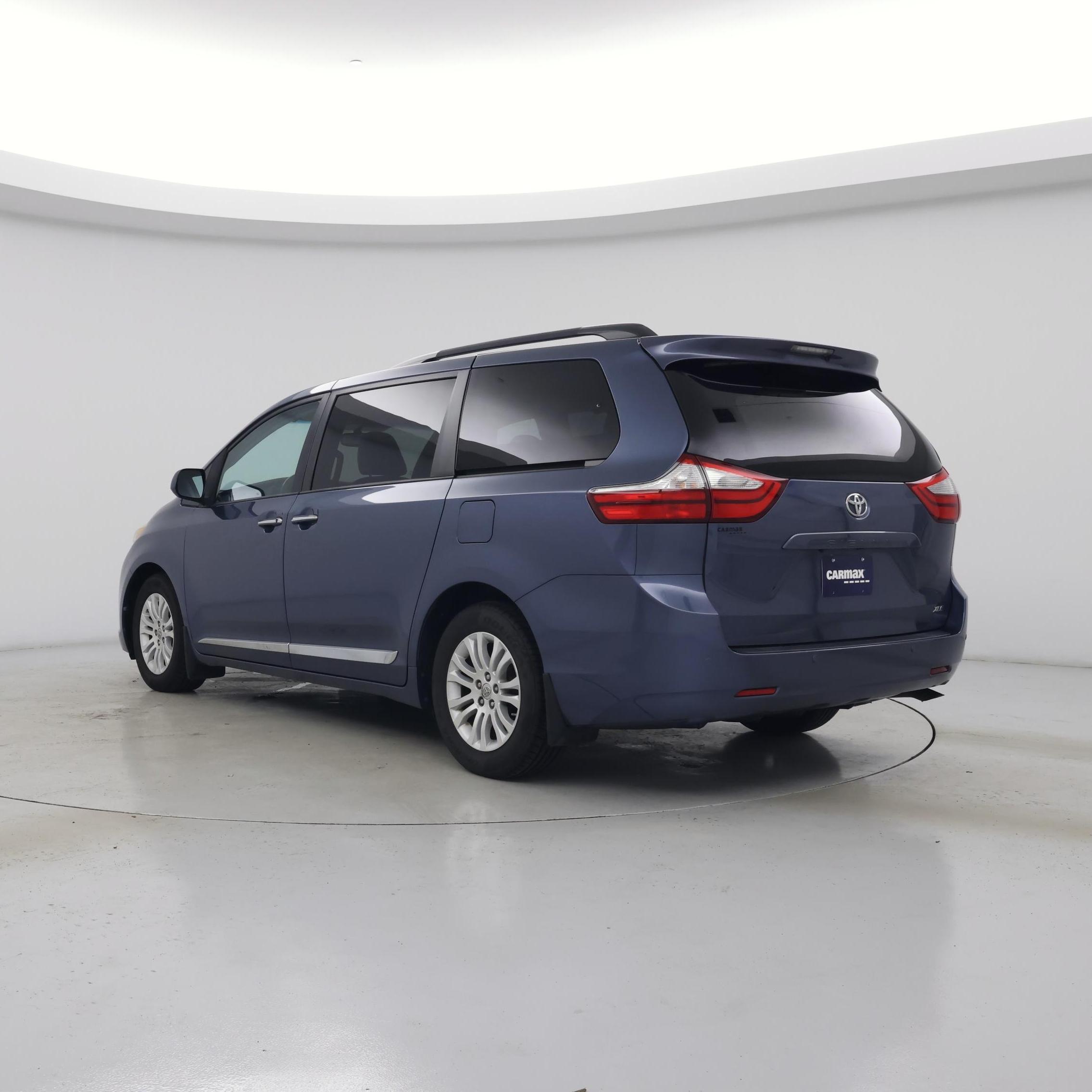 Thumbnail: 2015 Toyota Sienna - 2