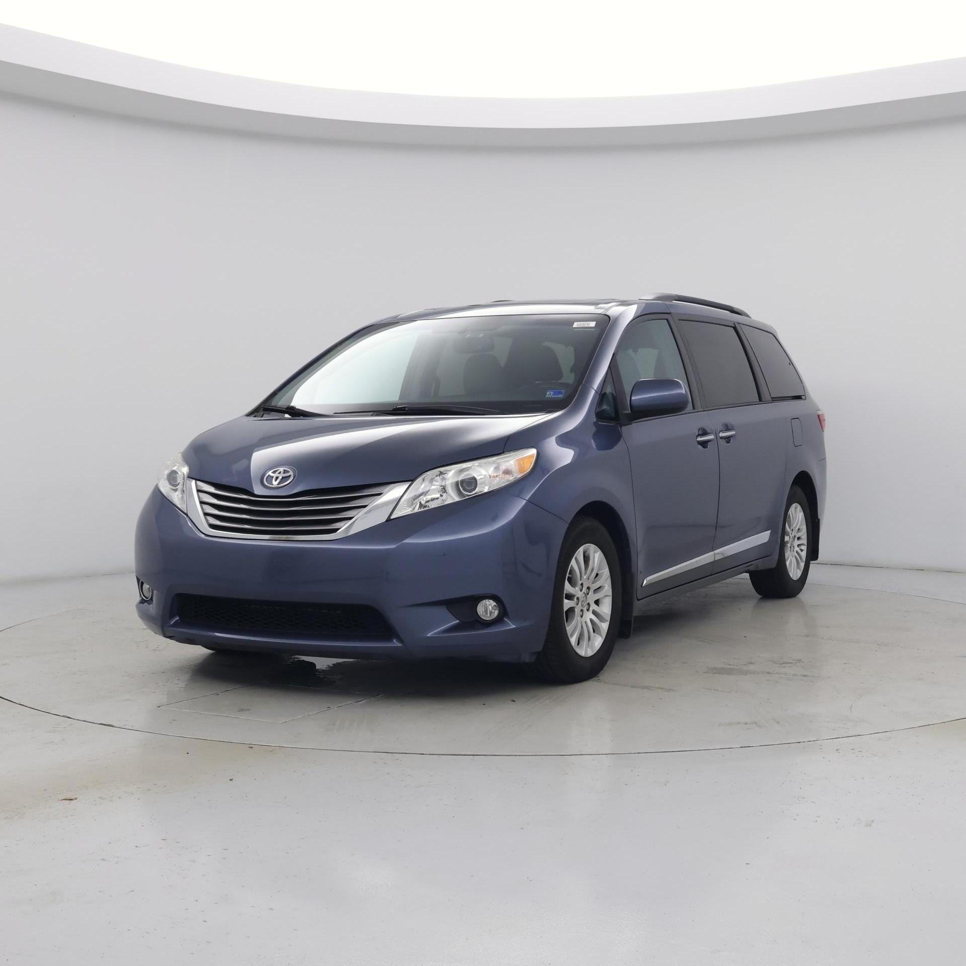 Thumbnail: 2015 Toyota Sienna - 4