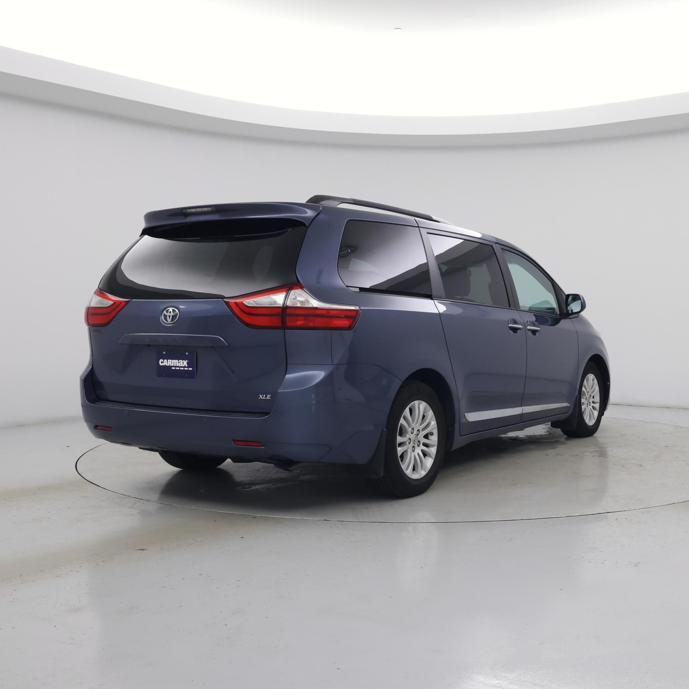 Thumbnail: 2015 Toyota Sienna - 8