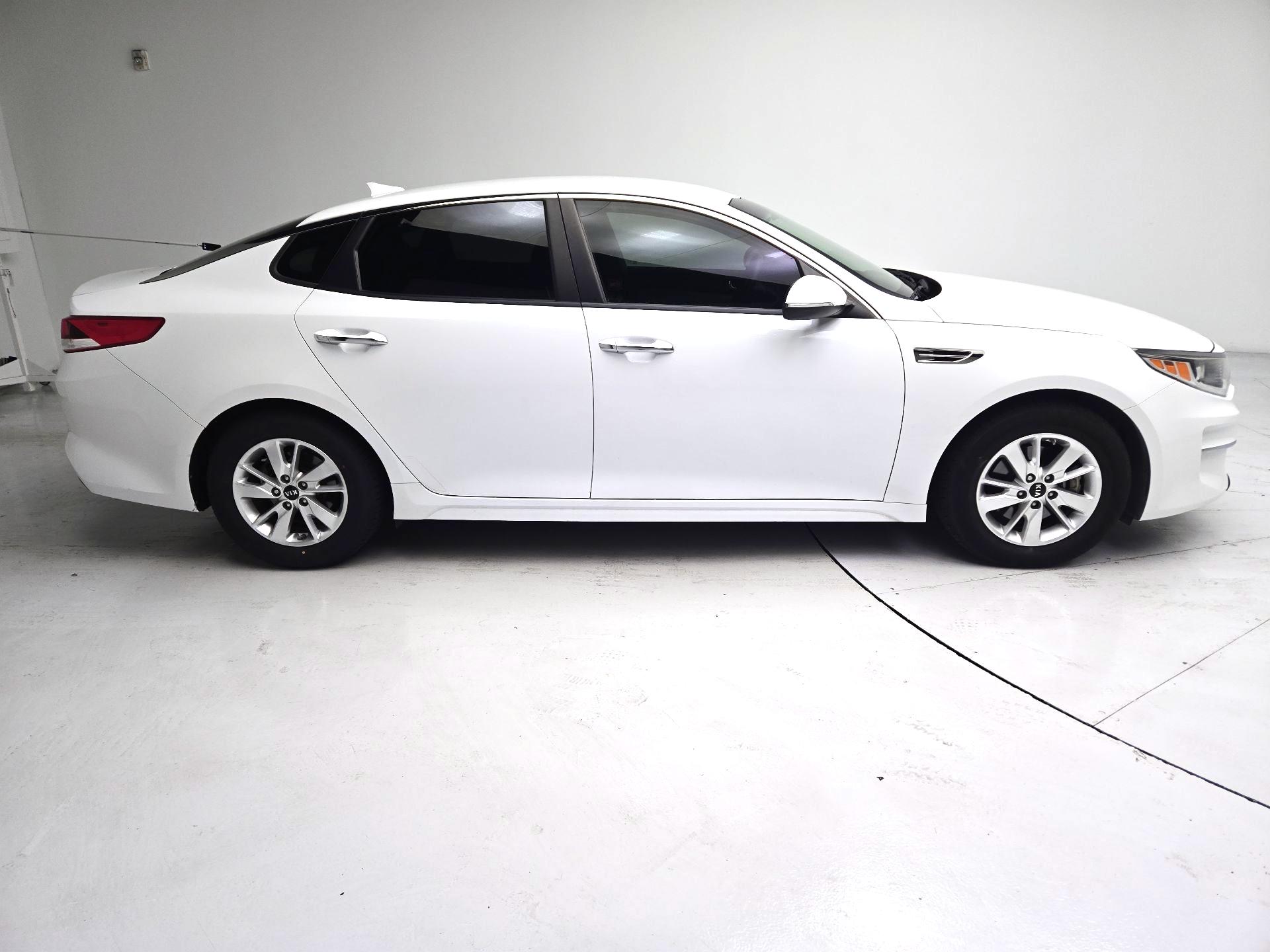 Thumbnail: 2018 Kia Optima - 4