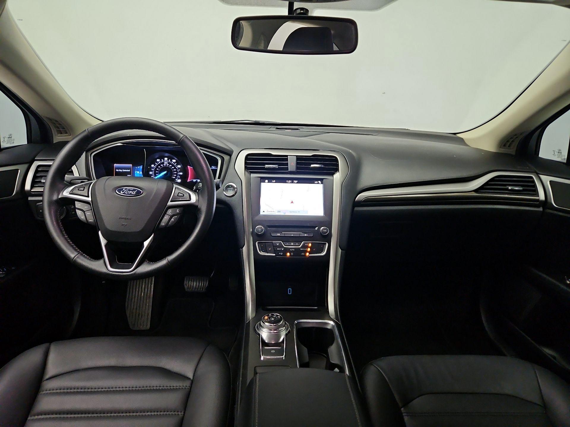 Thumbnail: 2017 Ford Fusion - 9
